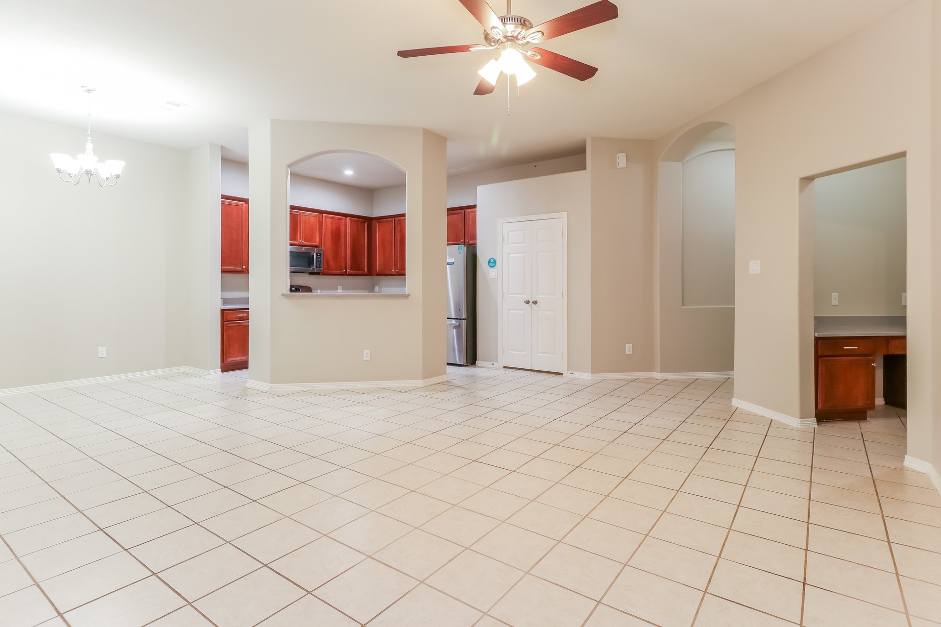 2307 Jefferson Crossing Drive Property Photo 4