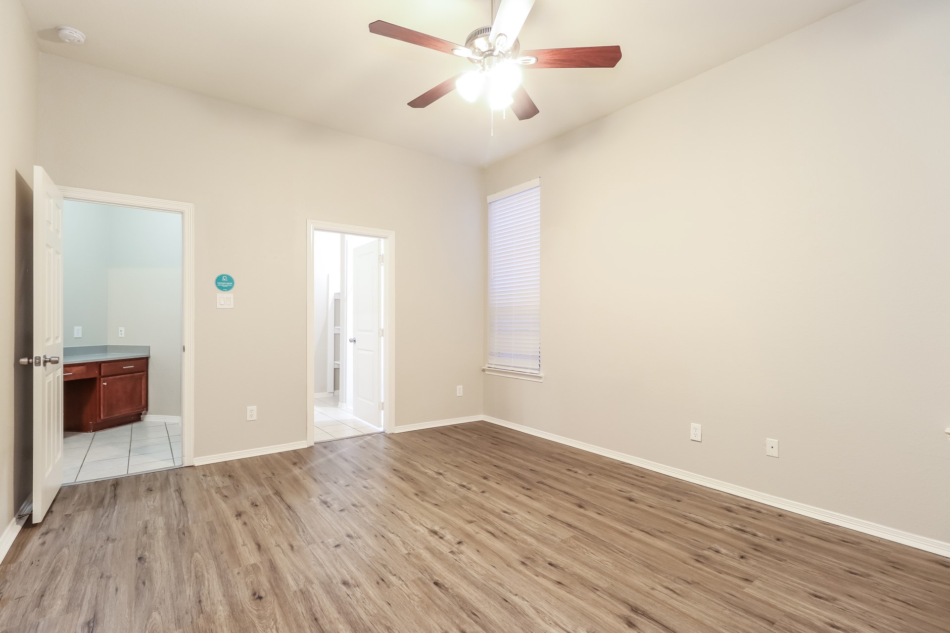 2307 Jefferson Crossing Drive Property Photo 9