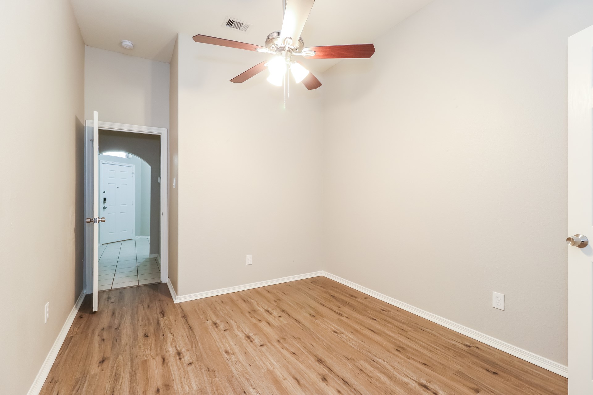 2307 Jefferson Crossing Drive Property Photo 13