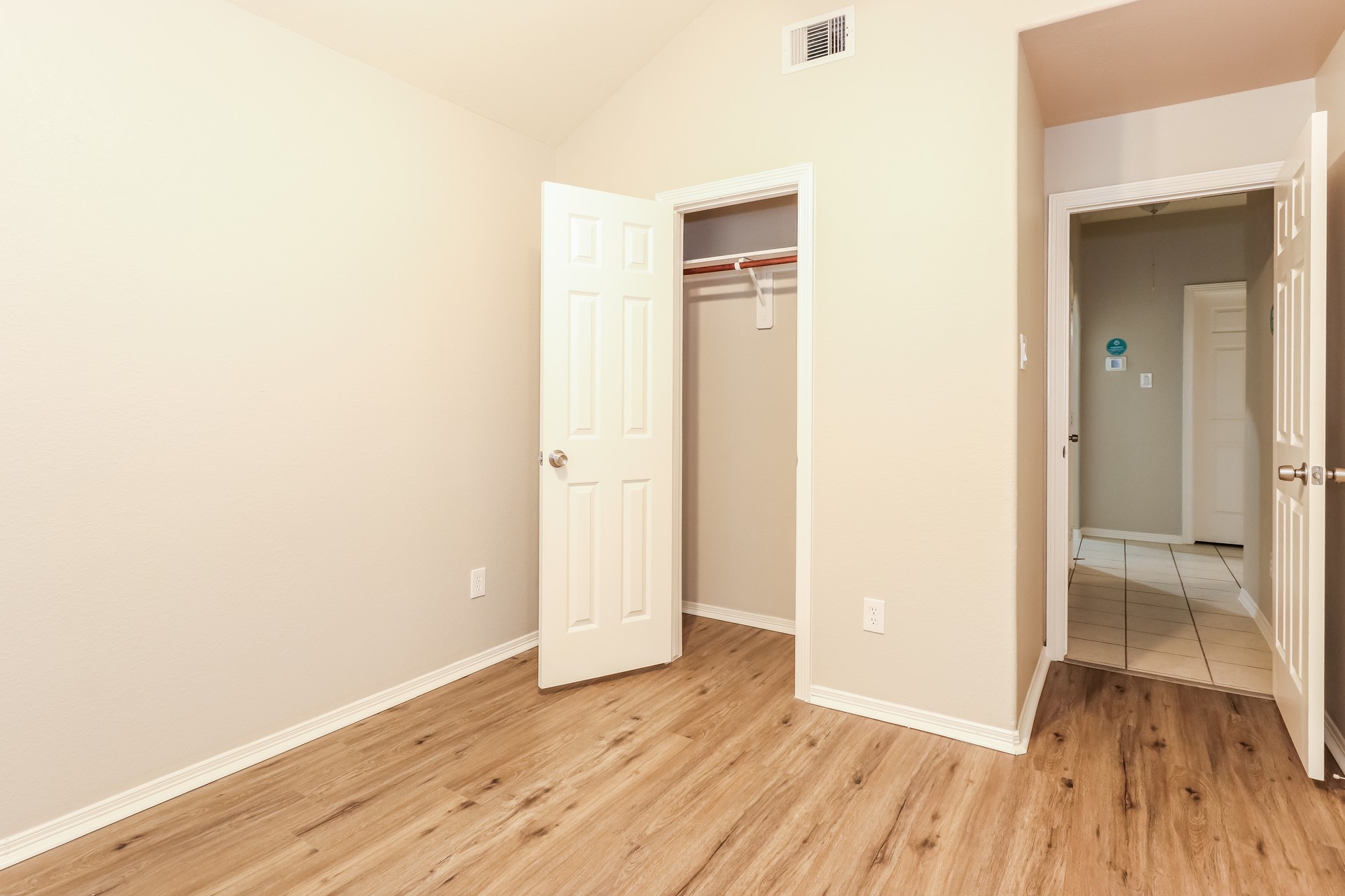 2307 Jefferson Crossing Drive Property Photo 14