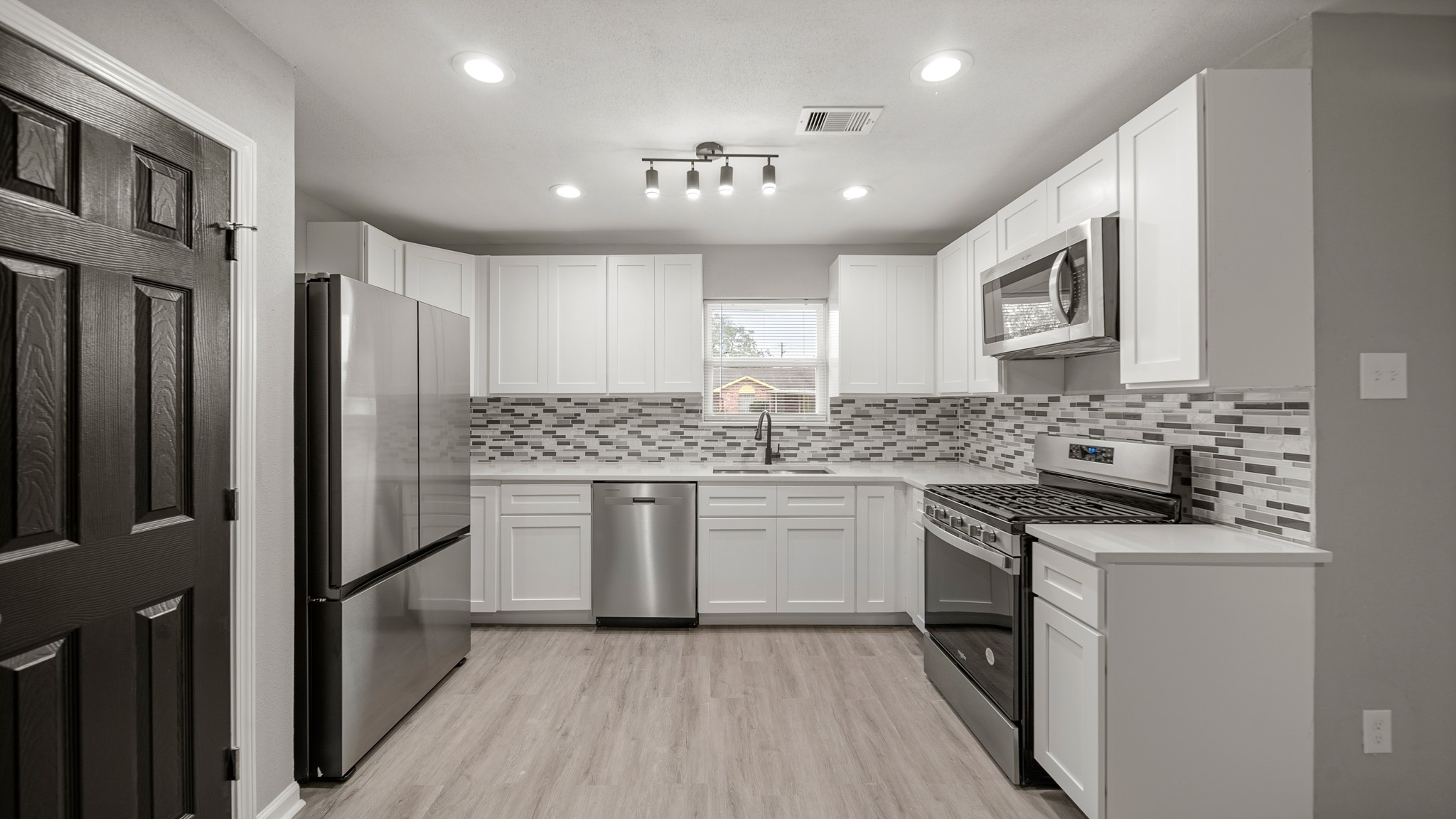 11330 Murr Way Property Photo 3