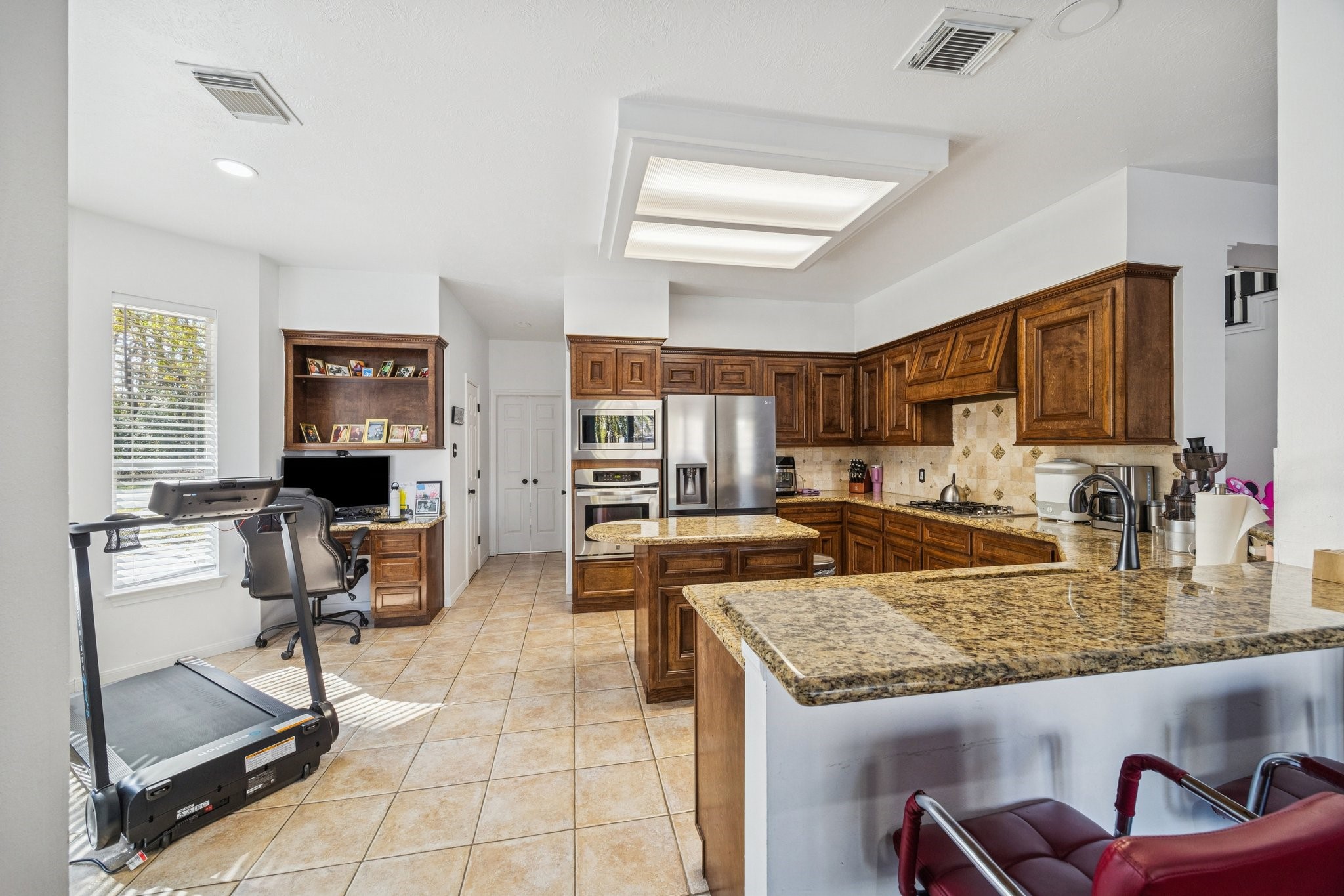 2818 Maple Bend Drive Property Photo 5