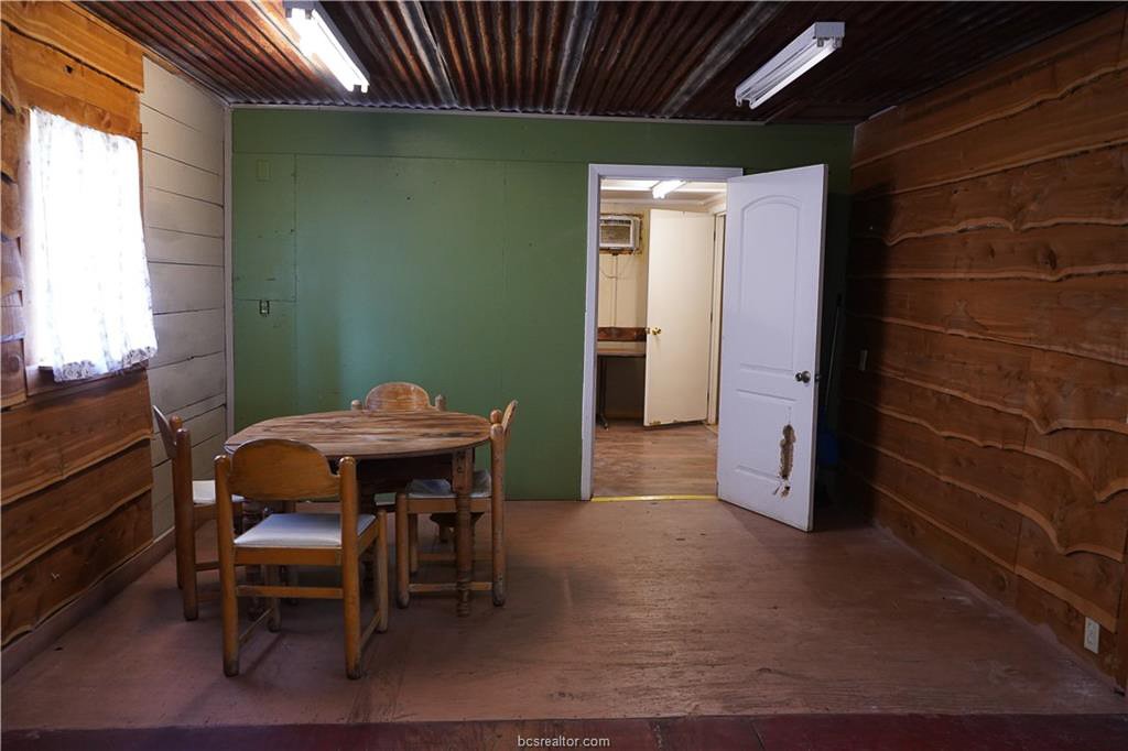 6759 Highway 105 E Pie Shp Property Photo 2