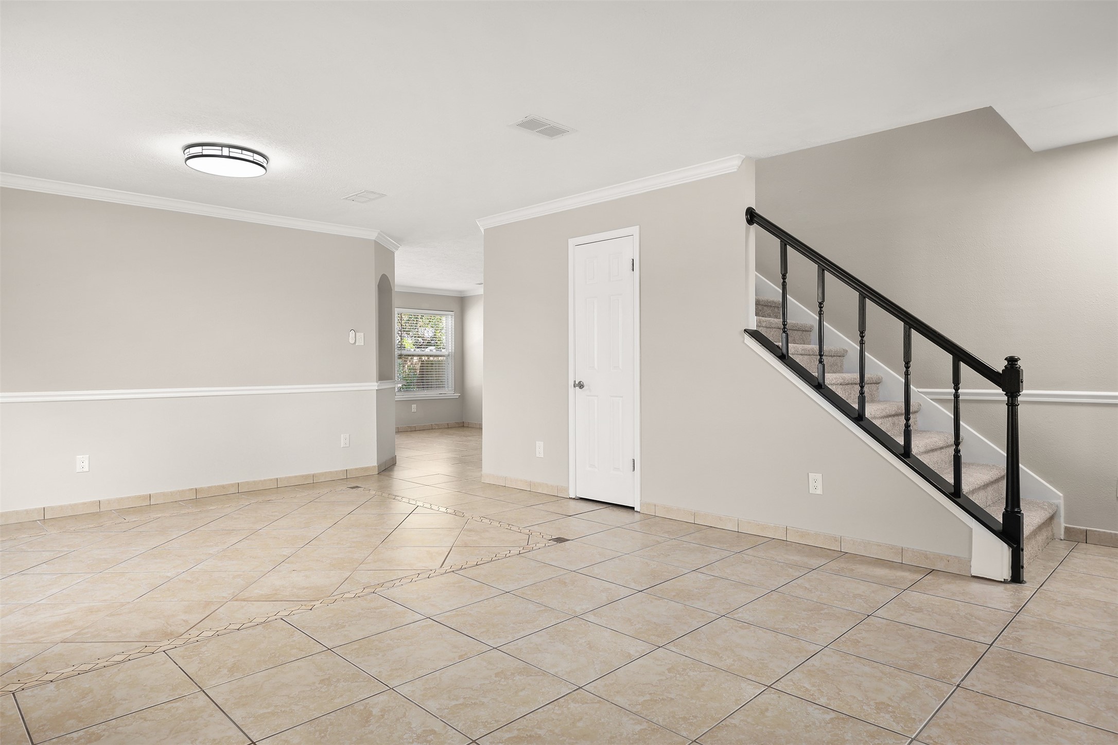 602 Oak Briar Drive Property Photo 6