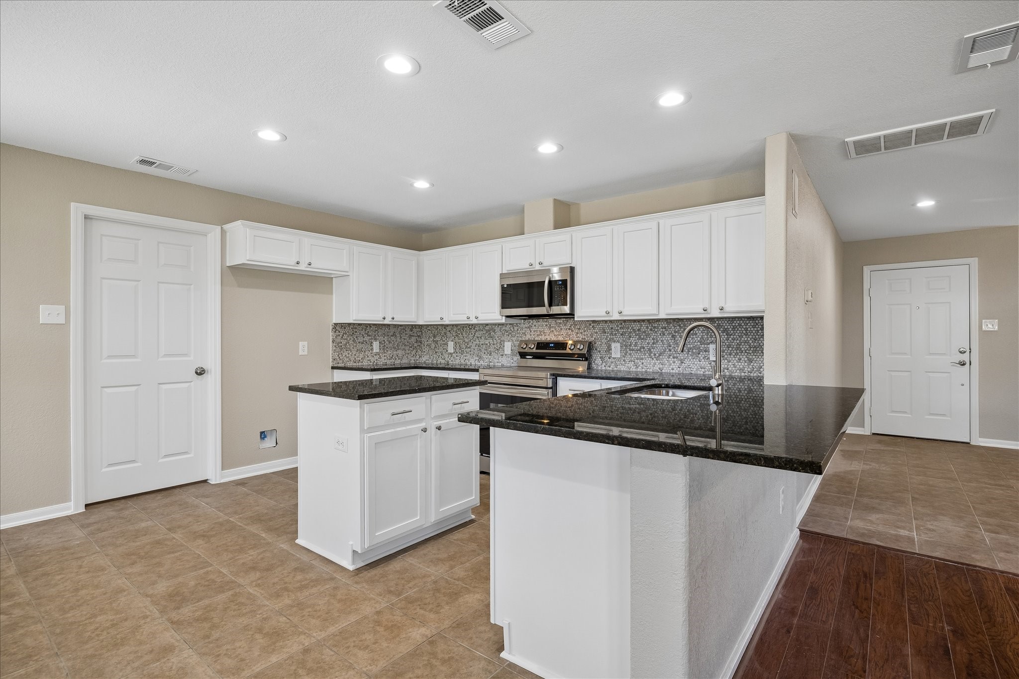 13214 Barrow Point Lane Property Photo 10