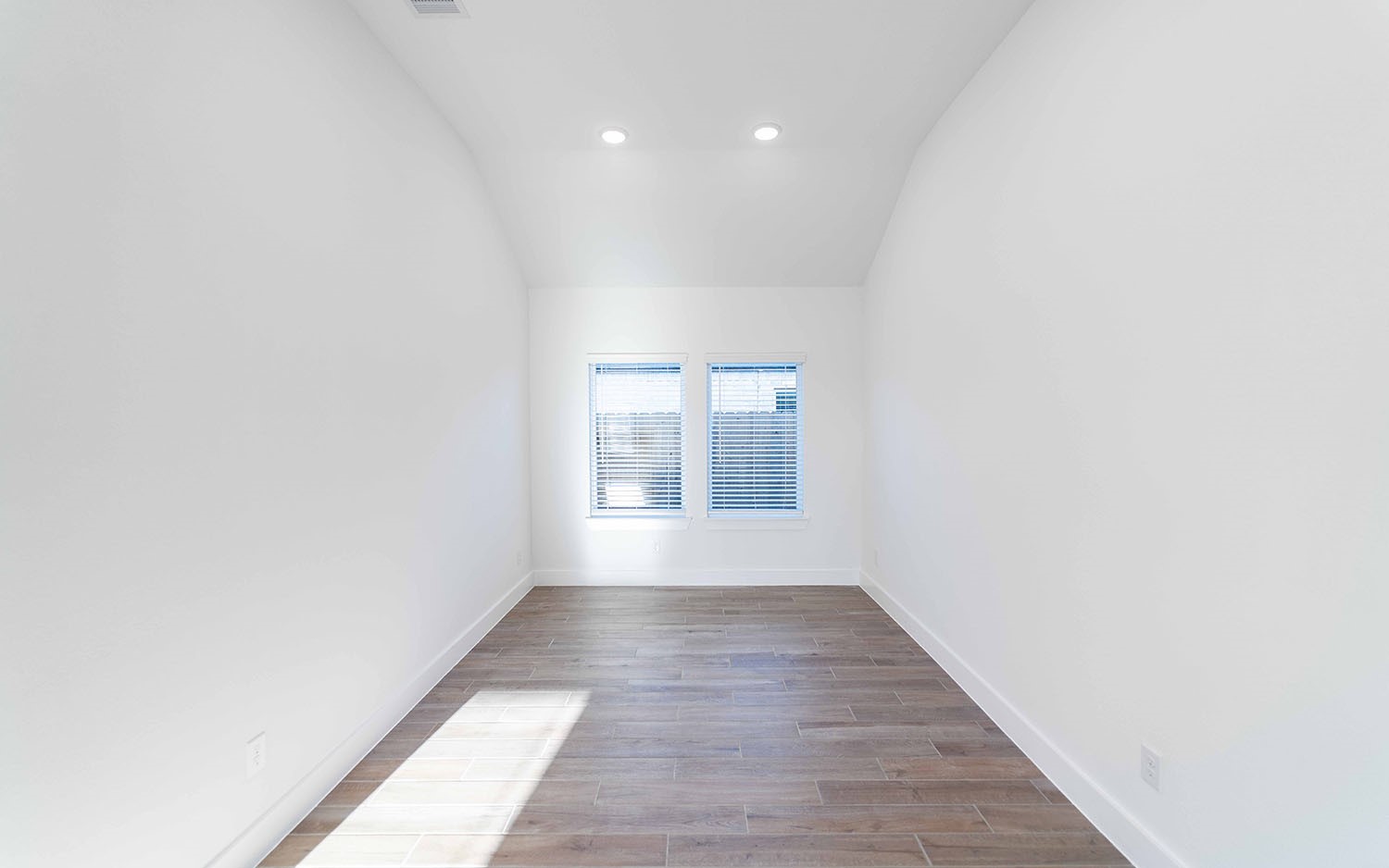 646 Escondido Drive Property Photo 2