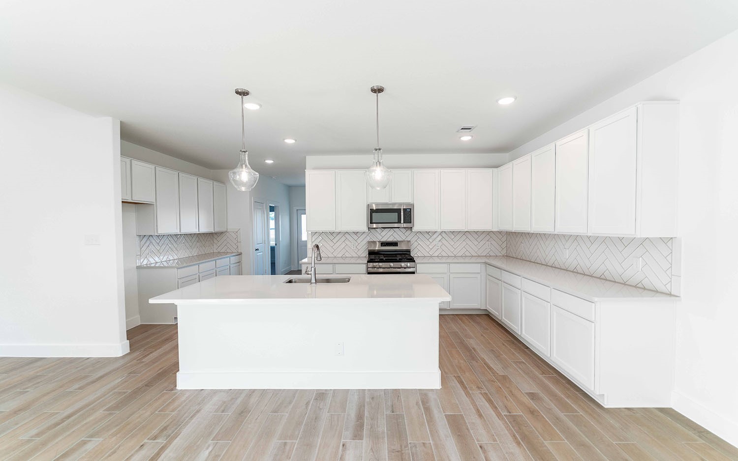 646 Escondido Drive Property Photo 4