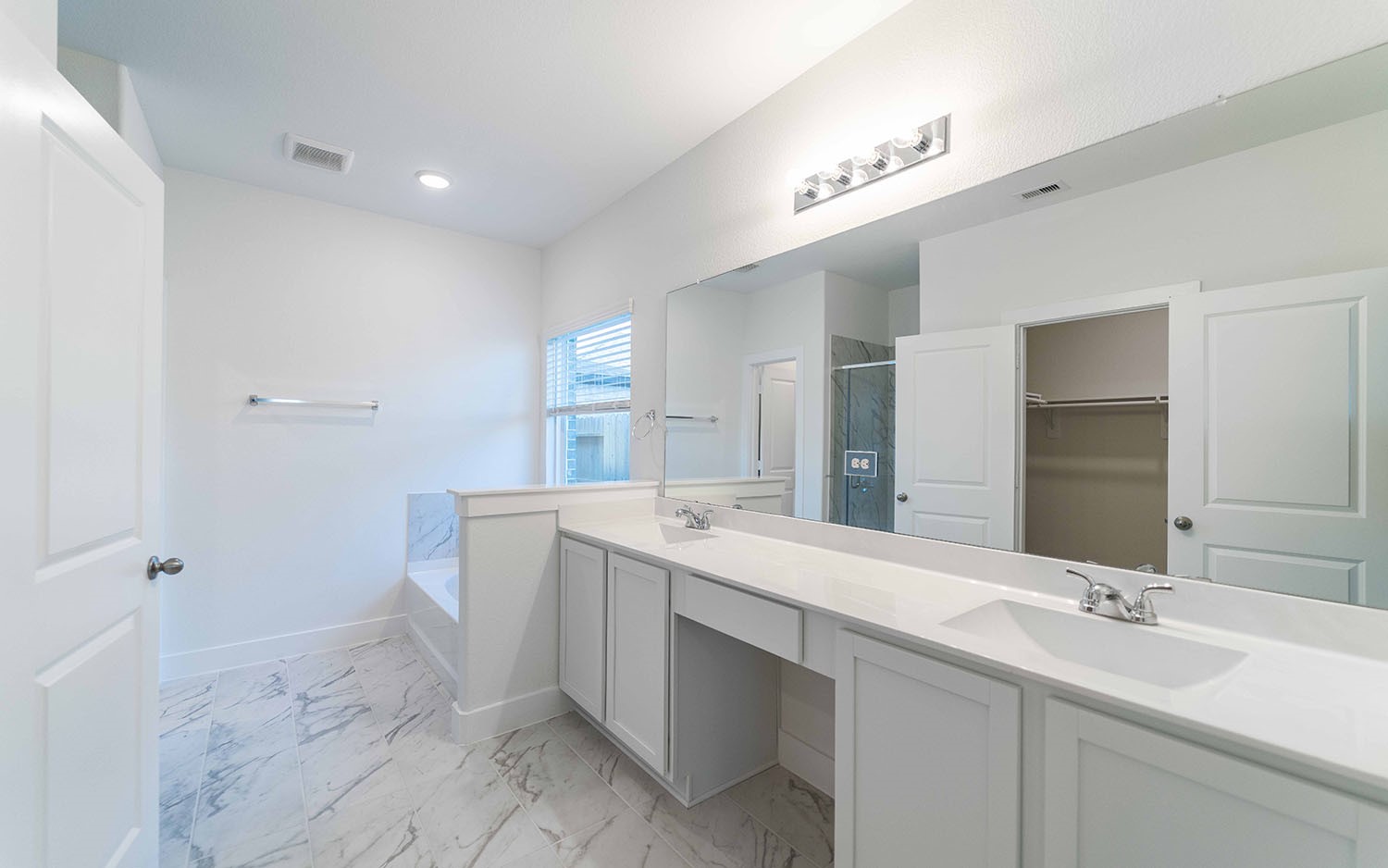 646 Escondido Drive Property Photo 11