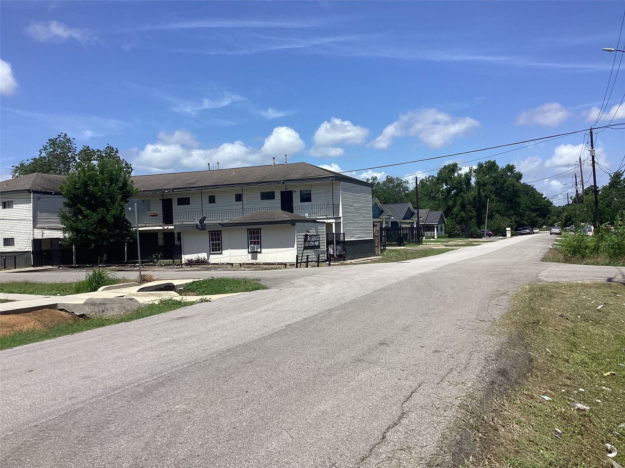 4541 Redbud Street Property Photo 5