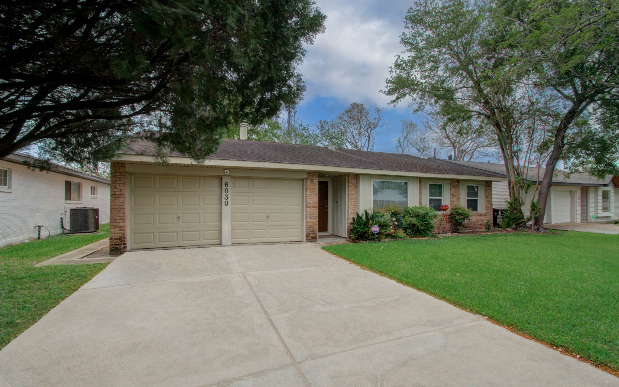 6030 Willowbend Boulevard Property Photo 3