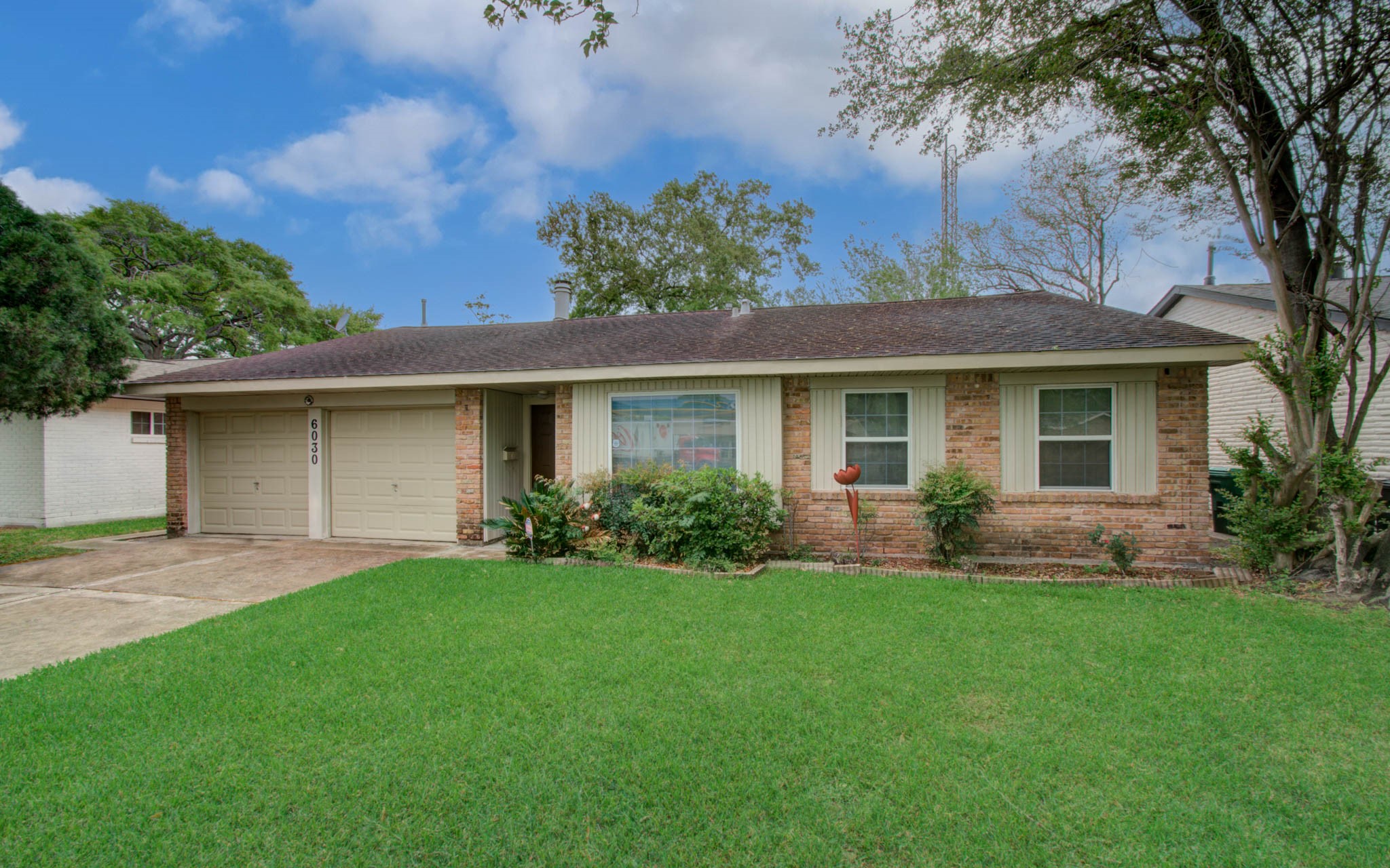 6030 Willowbend Boulevard Property Photo 4