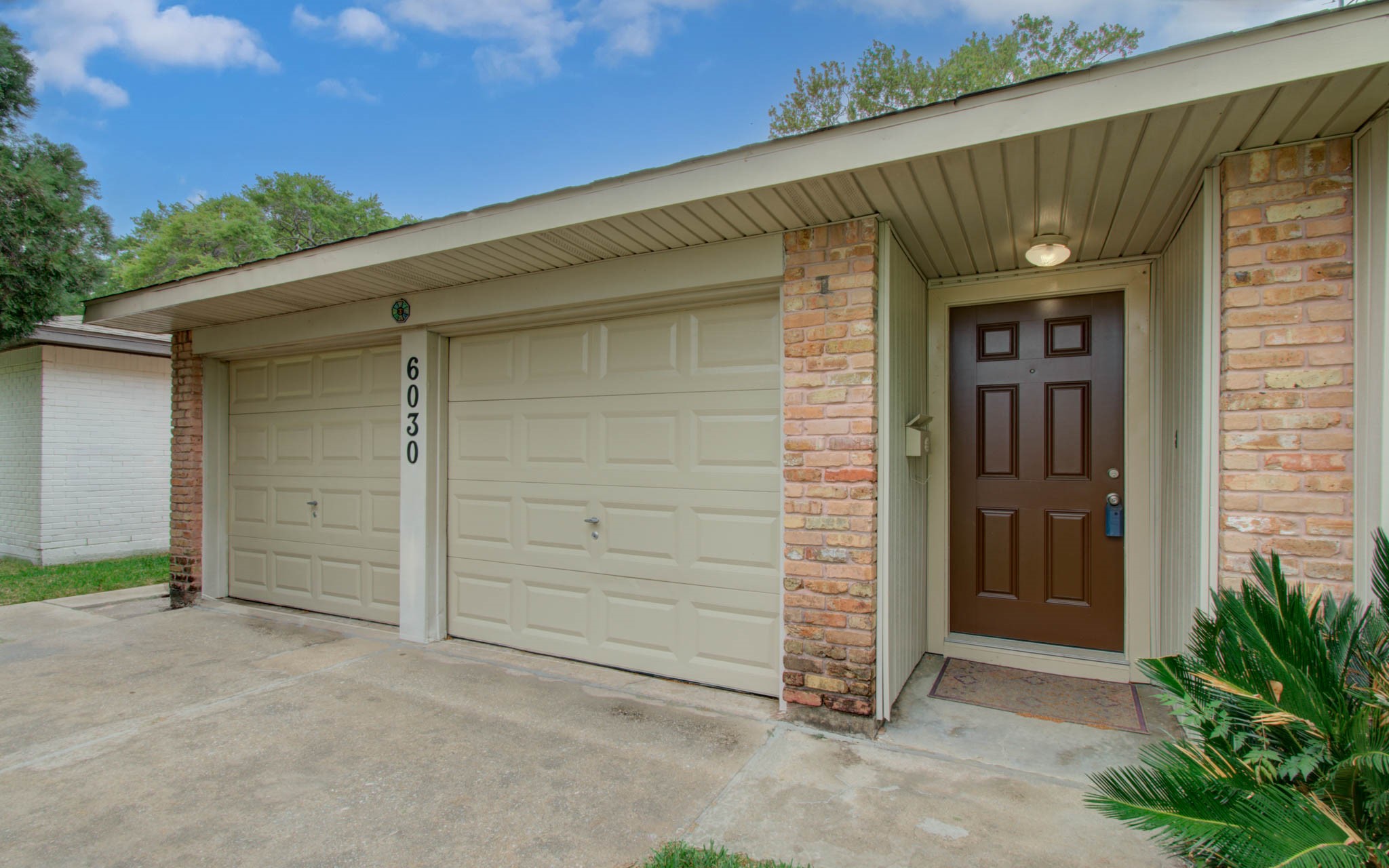 6030 Willowbend Boulevard Property Photo 6