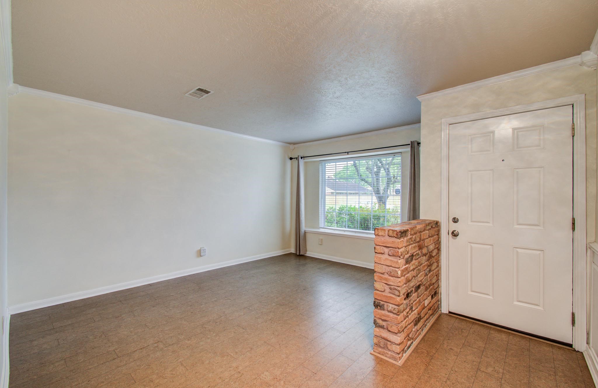 6030 Willowbend Boulevard Property Photo 8