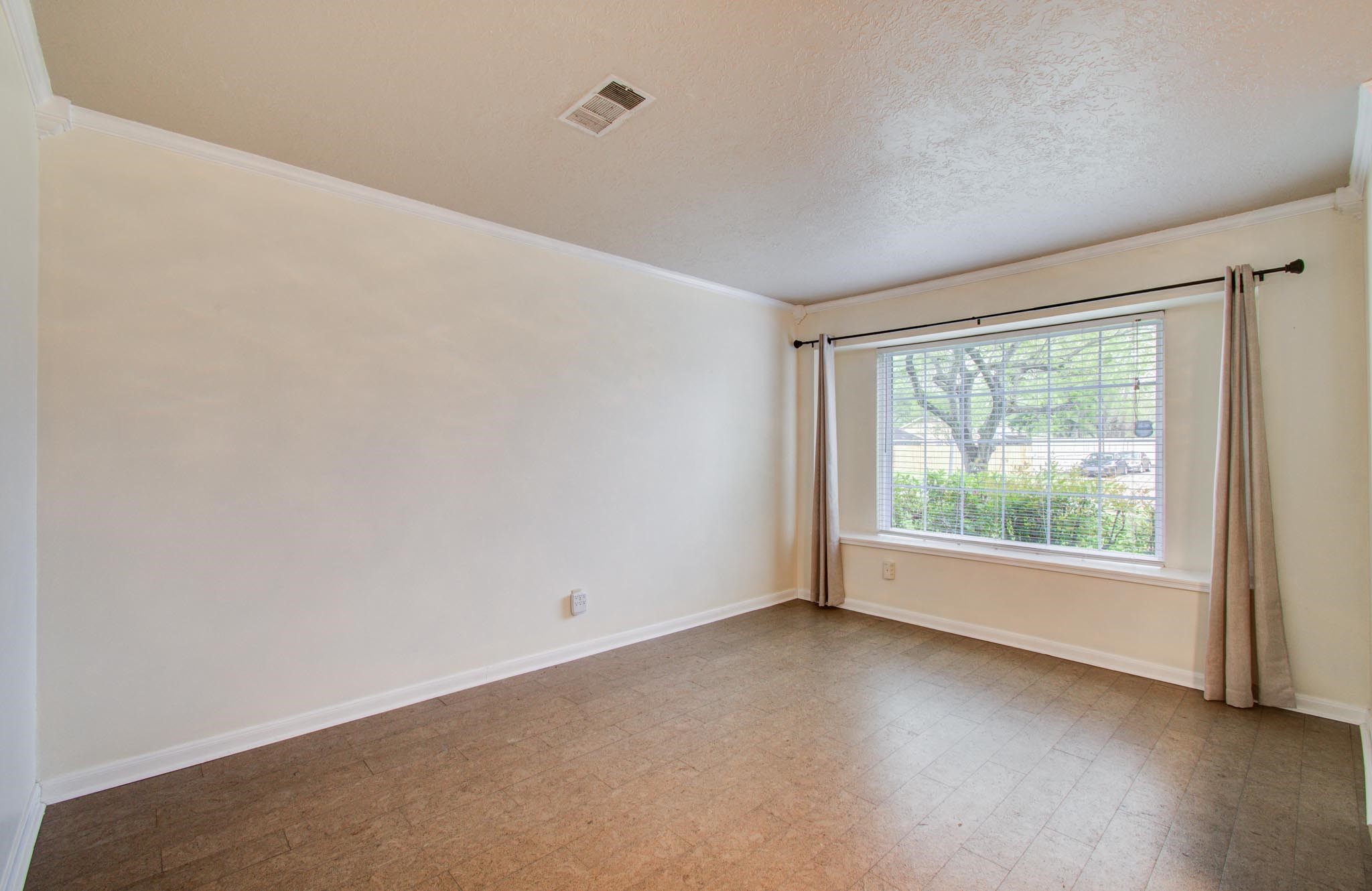 6030 Willowbend Boulevard Property Photo 9