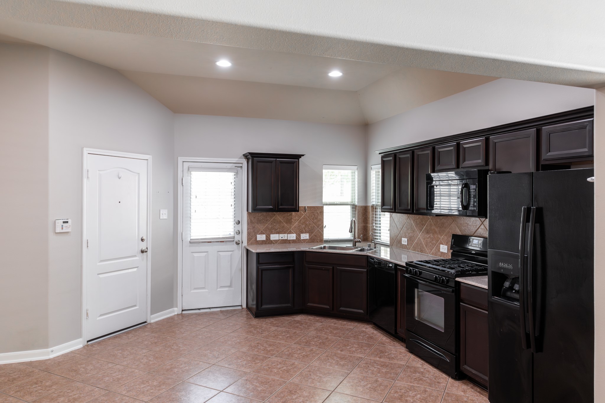 17227 Marquette Point Lane Property Photo 5