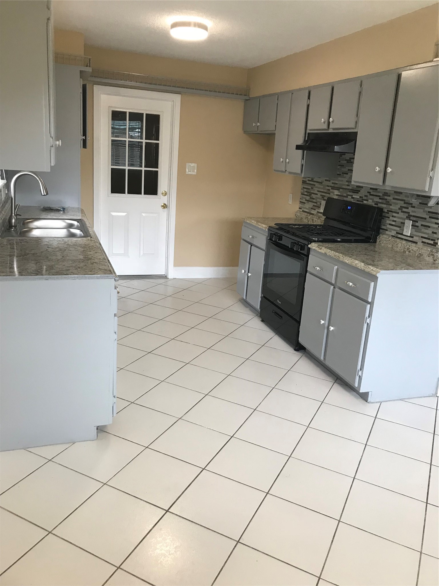 11519 Bickwood Drive Property Photo 4