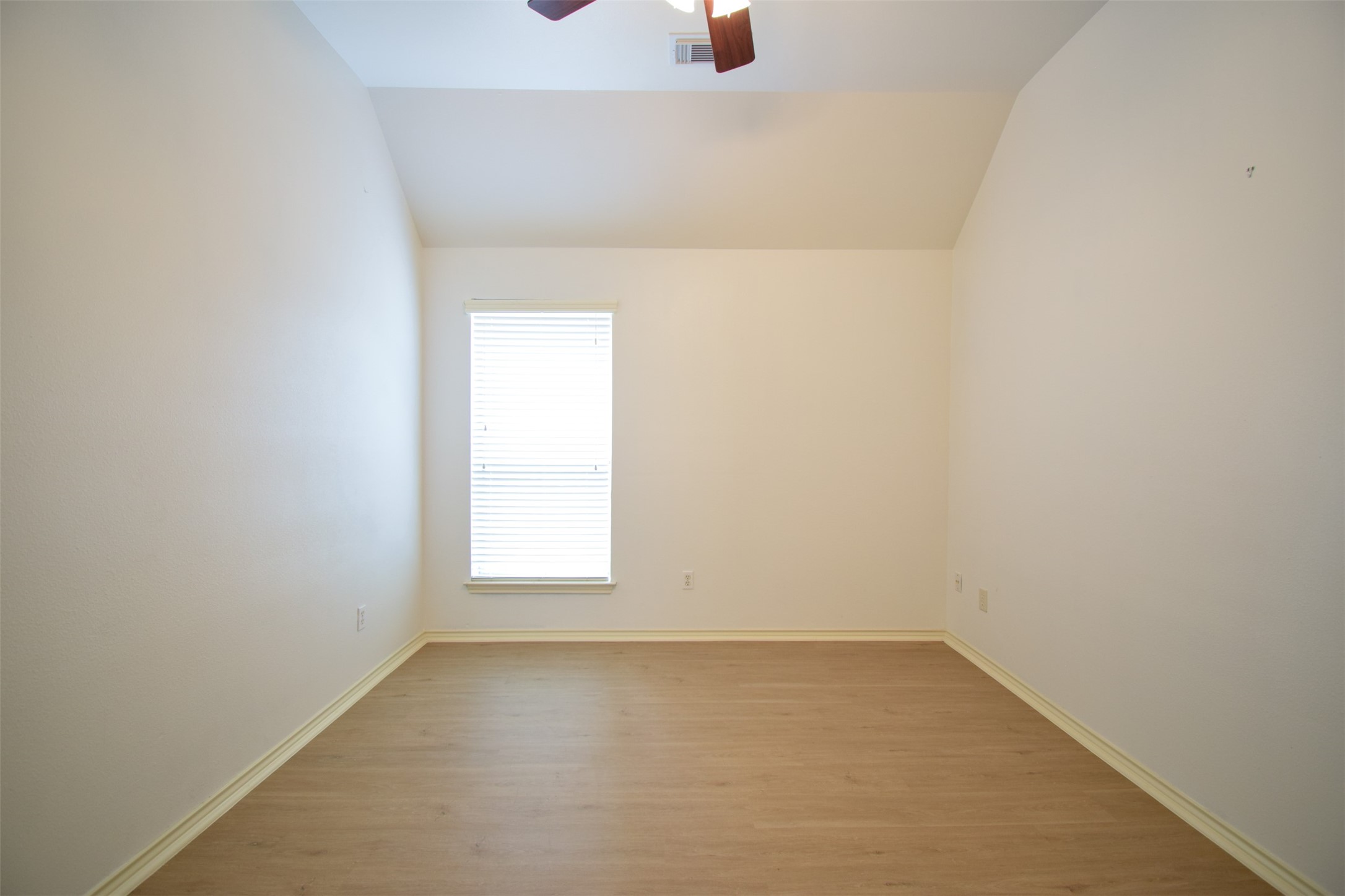 1511 Eden Meadows Drive Property Photo 9