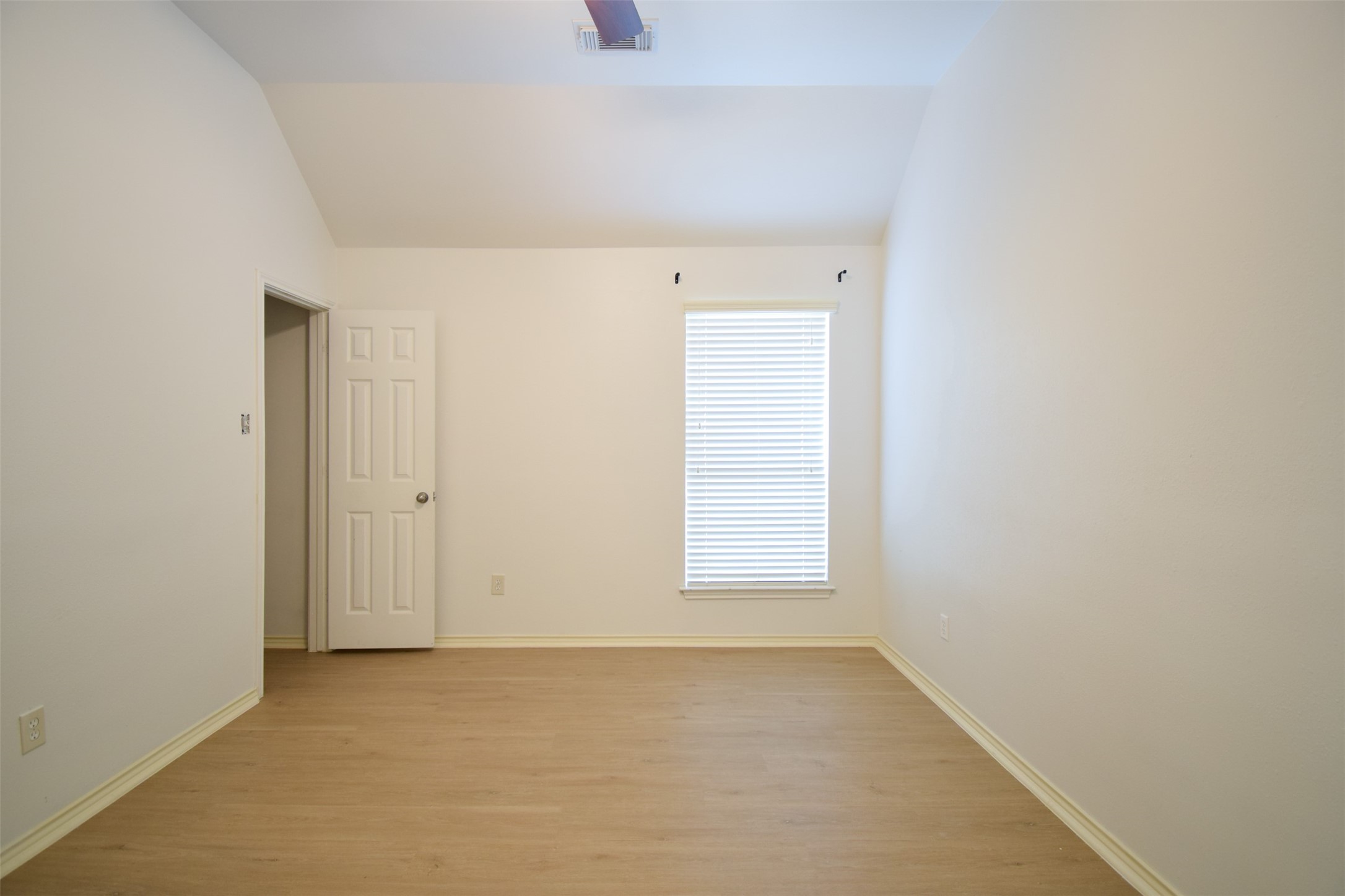 1511 Eden Meadows Drive Property Photo 10