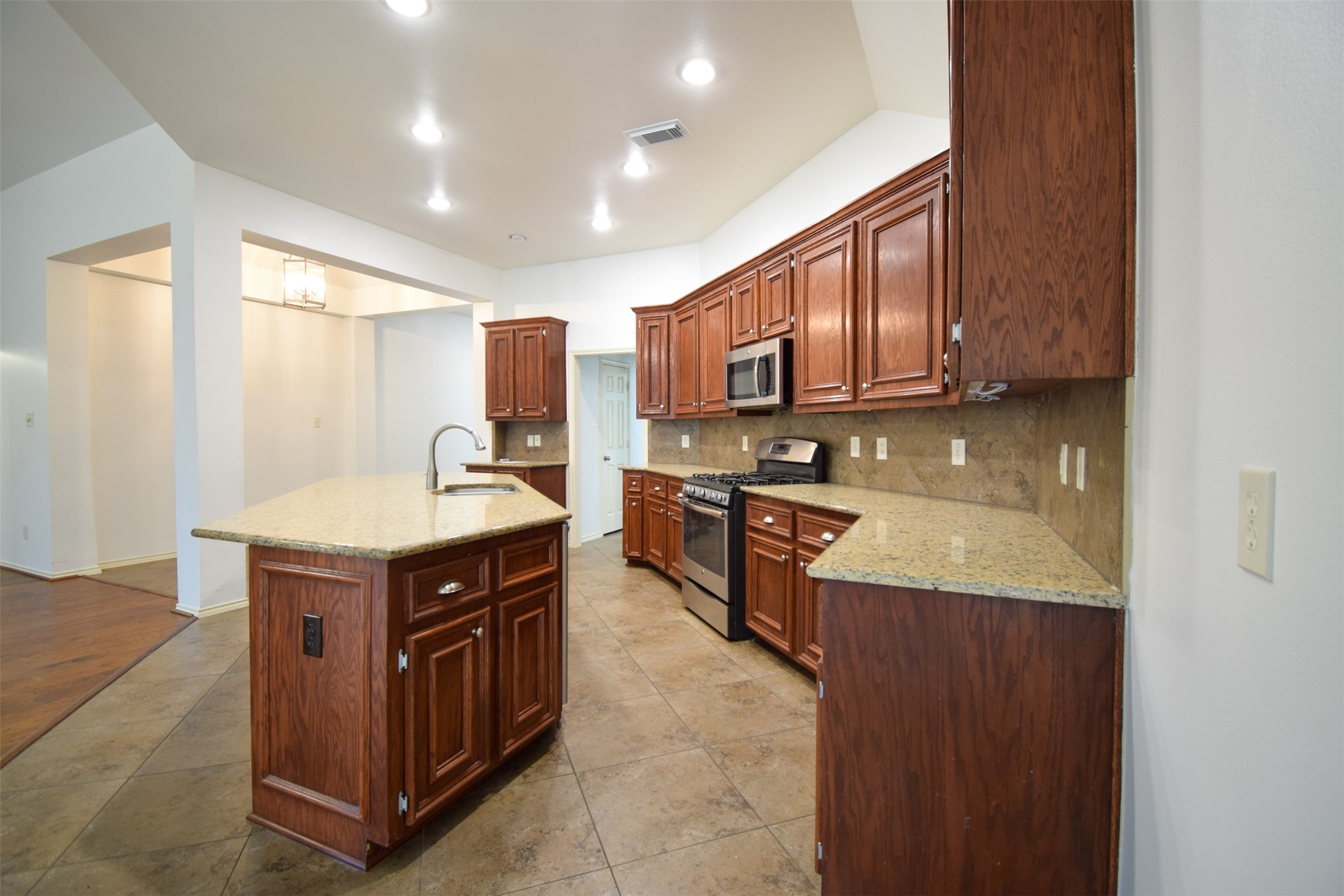 1511 Eden Meadows Drive Property Photo 18