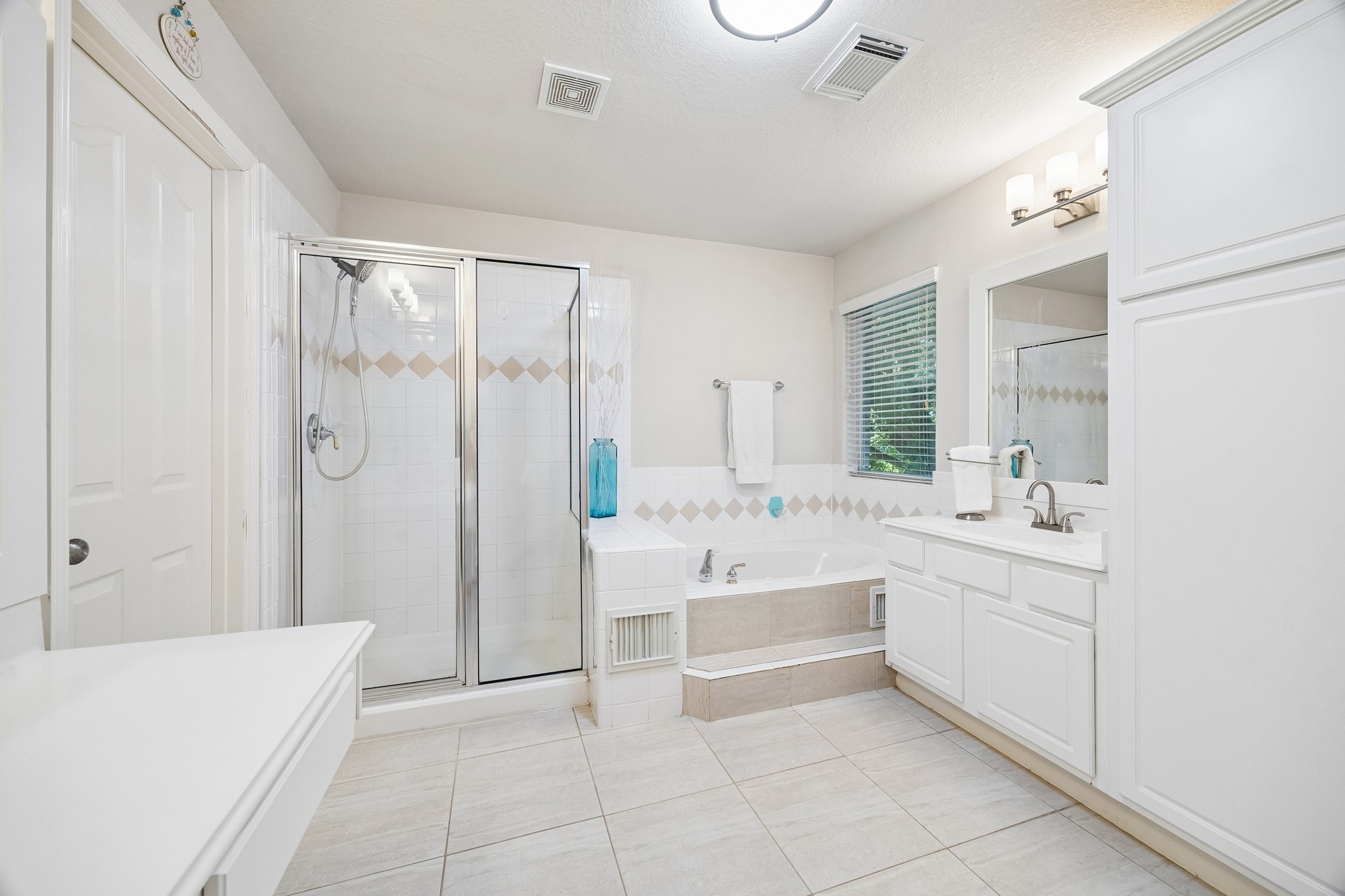 7618 N Linpar Court N Property Photo 16