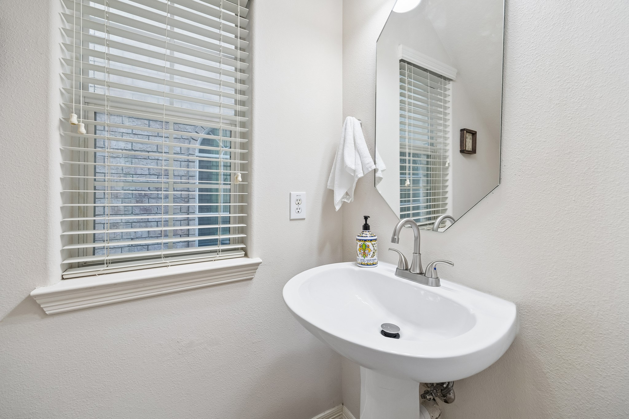 7618 N Linpar Court N Property Photo 23