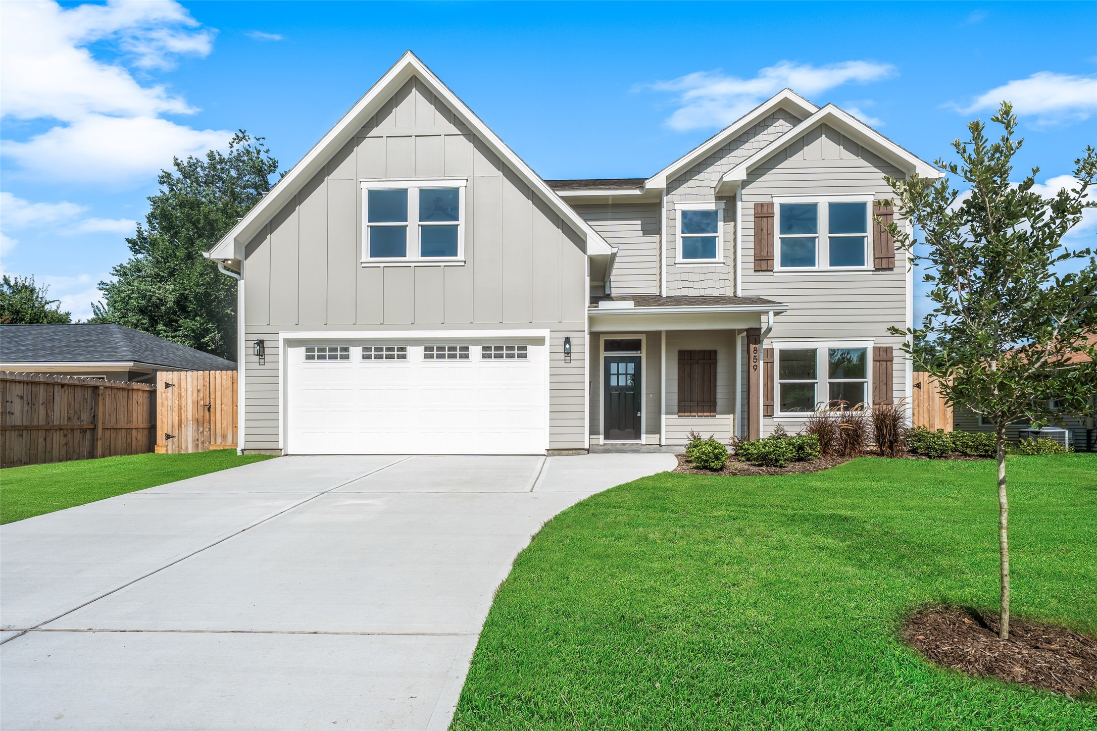 1859 Lynnview Drive Property Photo 1