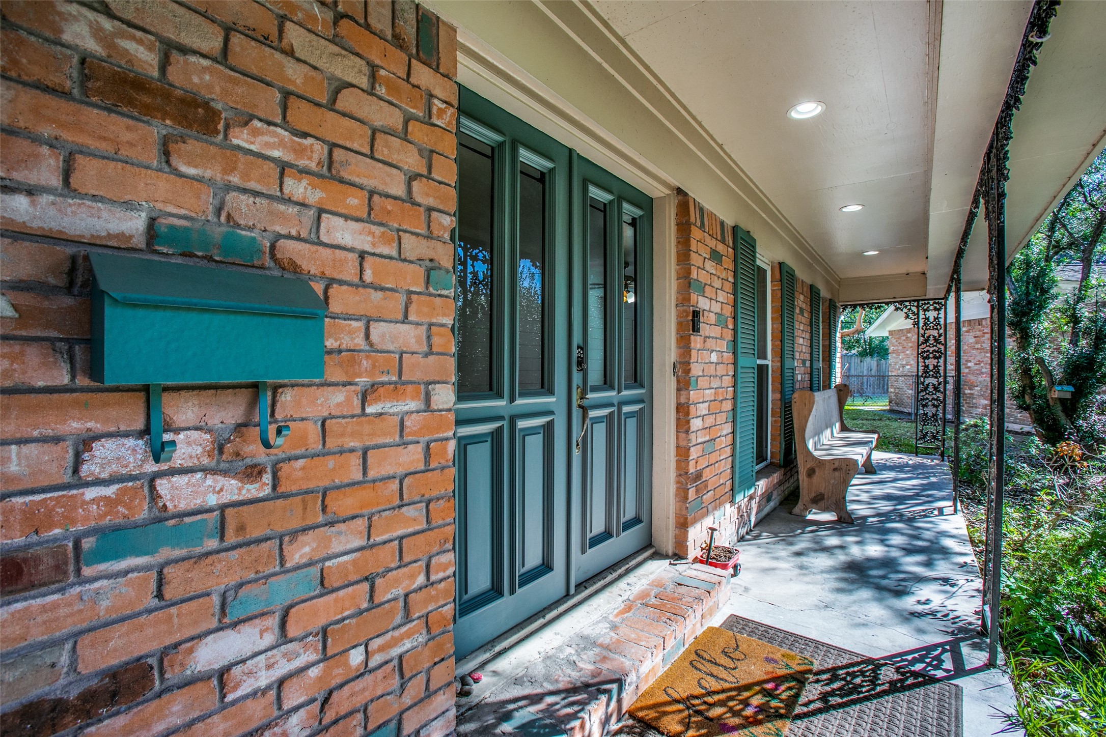 8503 Manhattan Drive Property Photo 3