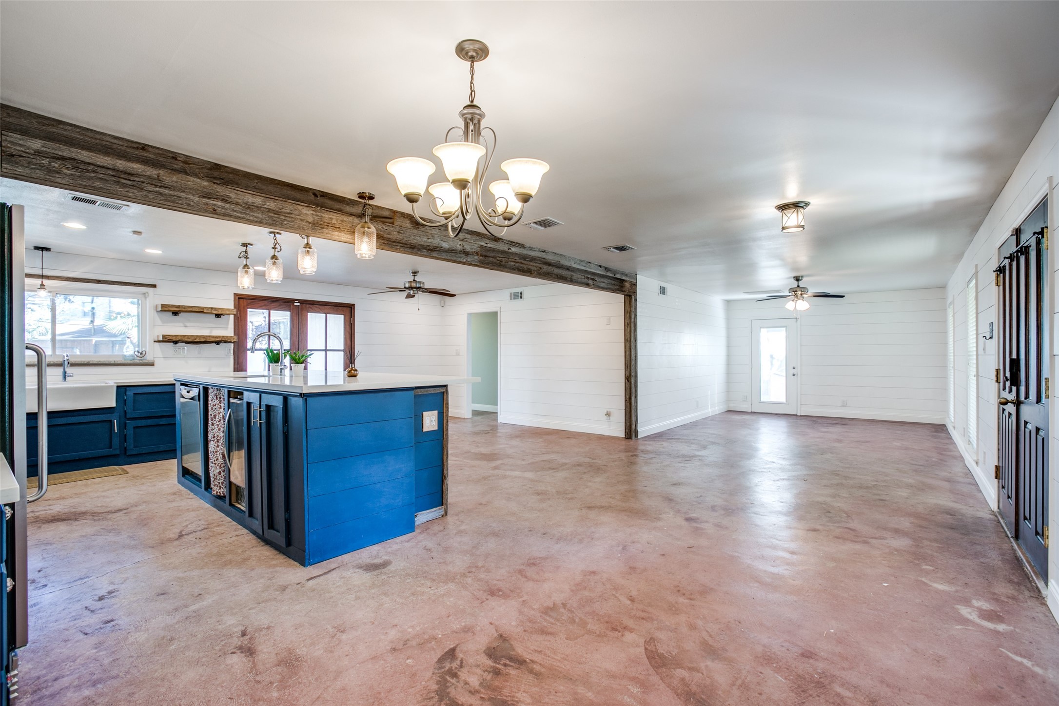 8503 Manhattan Drive Property Photo 11