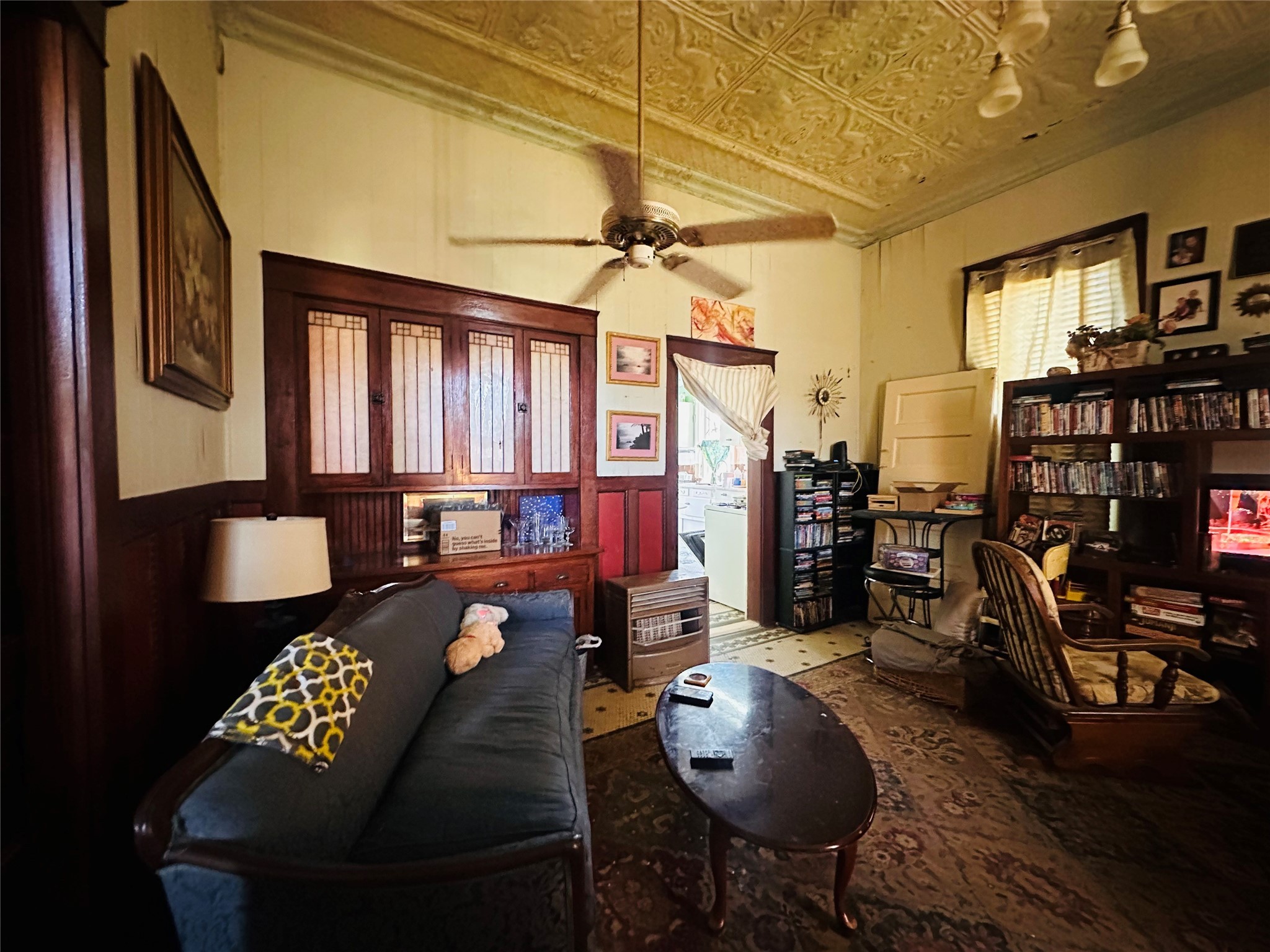 1002 Hopkins Street Property Photo 4