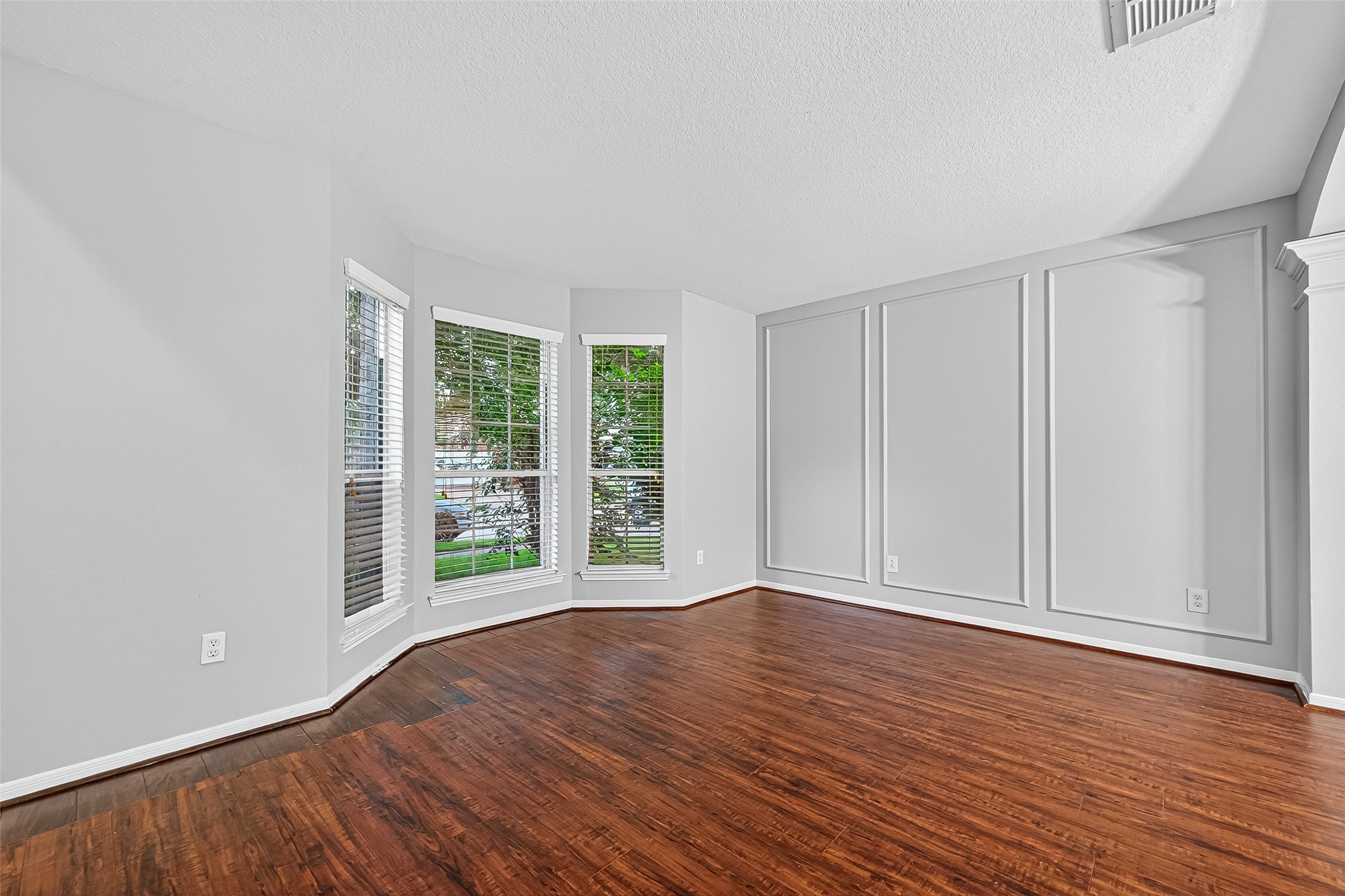 22118 Cassini Court Property Photo 7