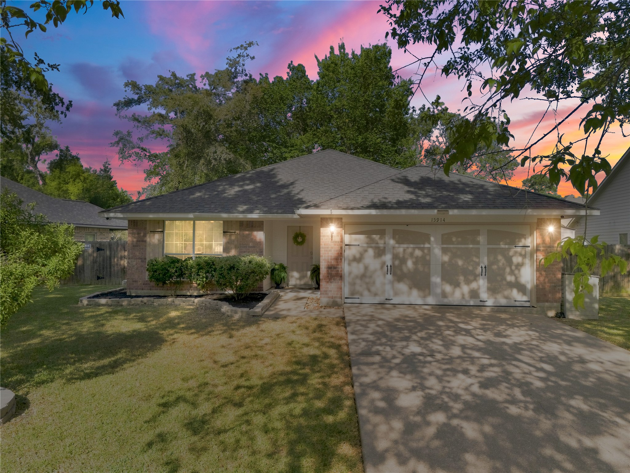 15914 Castaway Court Property Photo 7