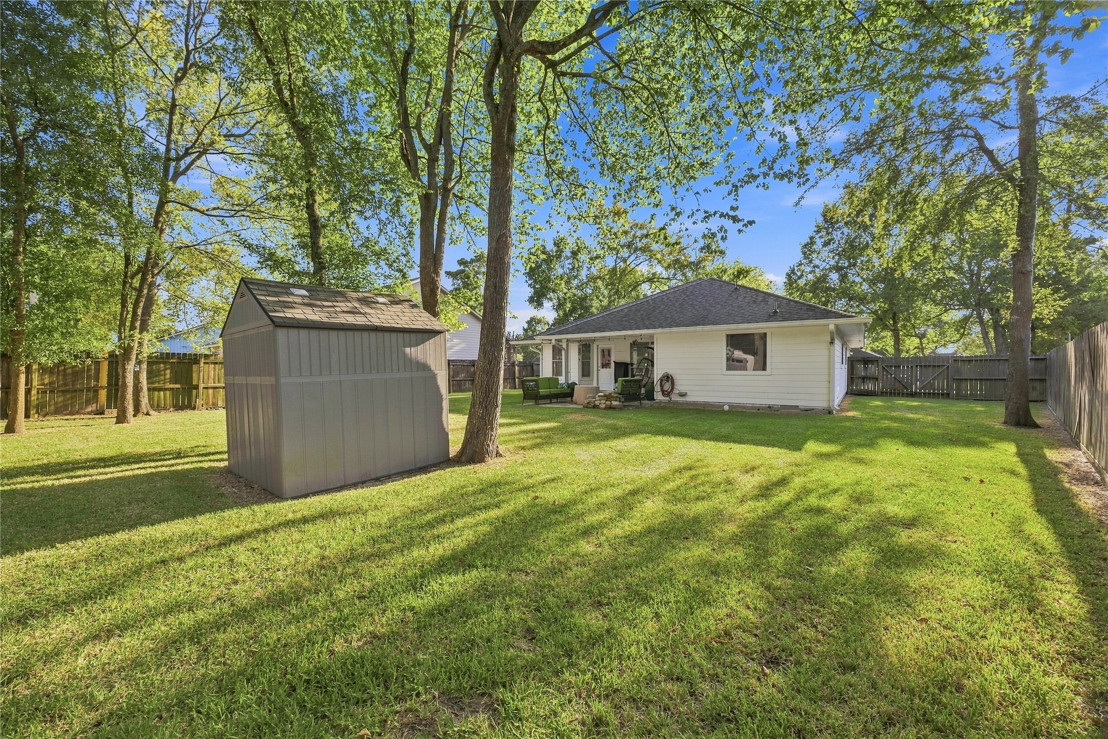 15914 Castaway Court Property Photo 8