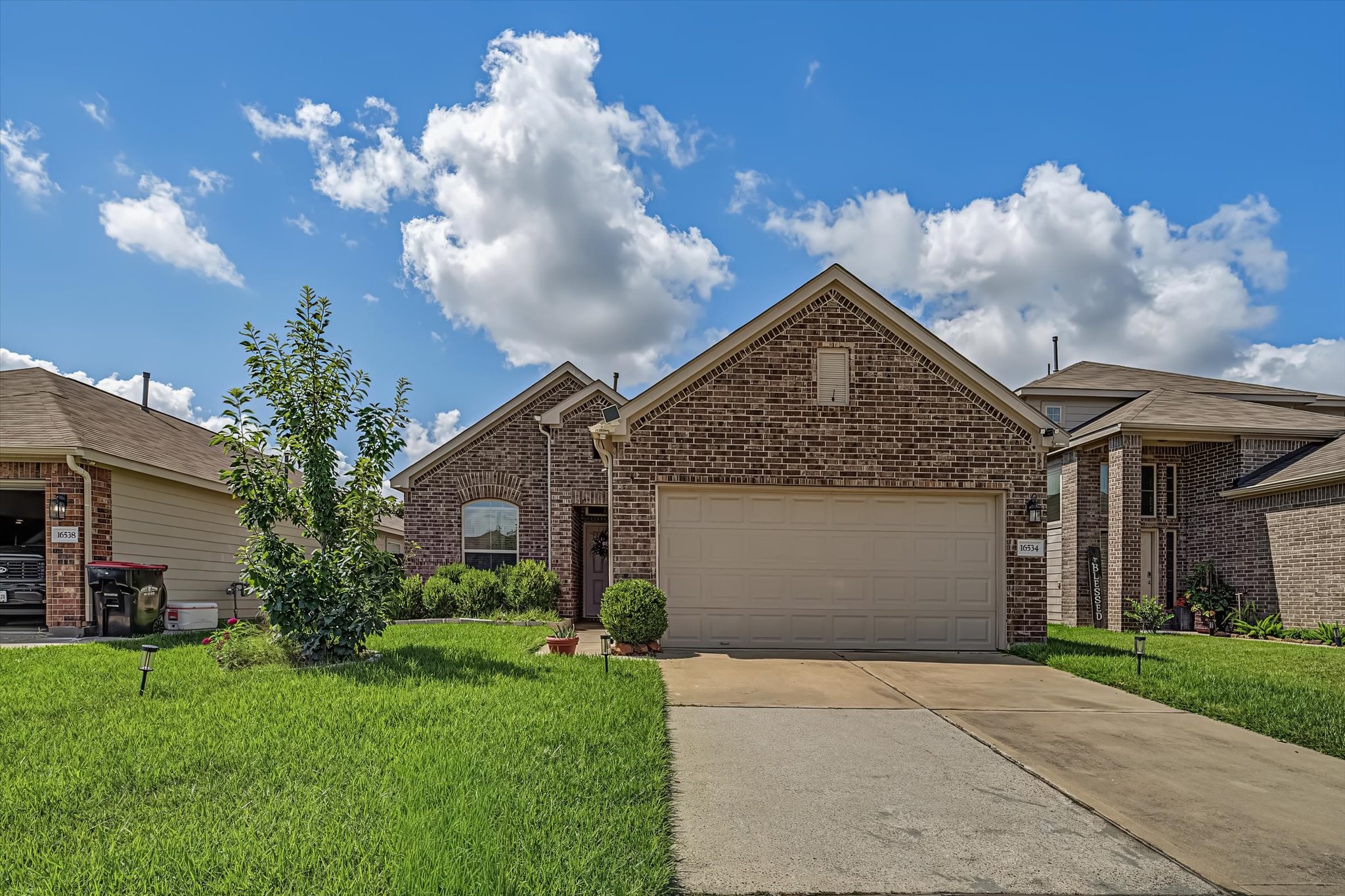16534 Twinwalker Drive Property Photo 1