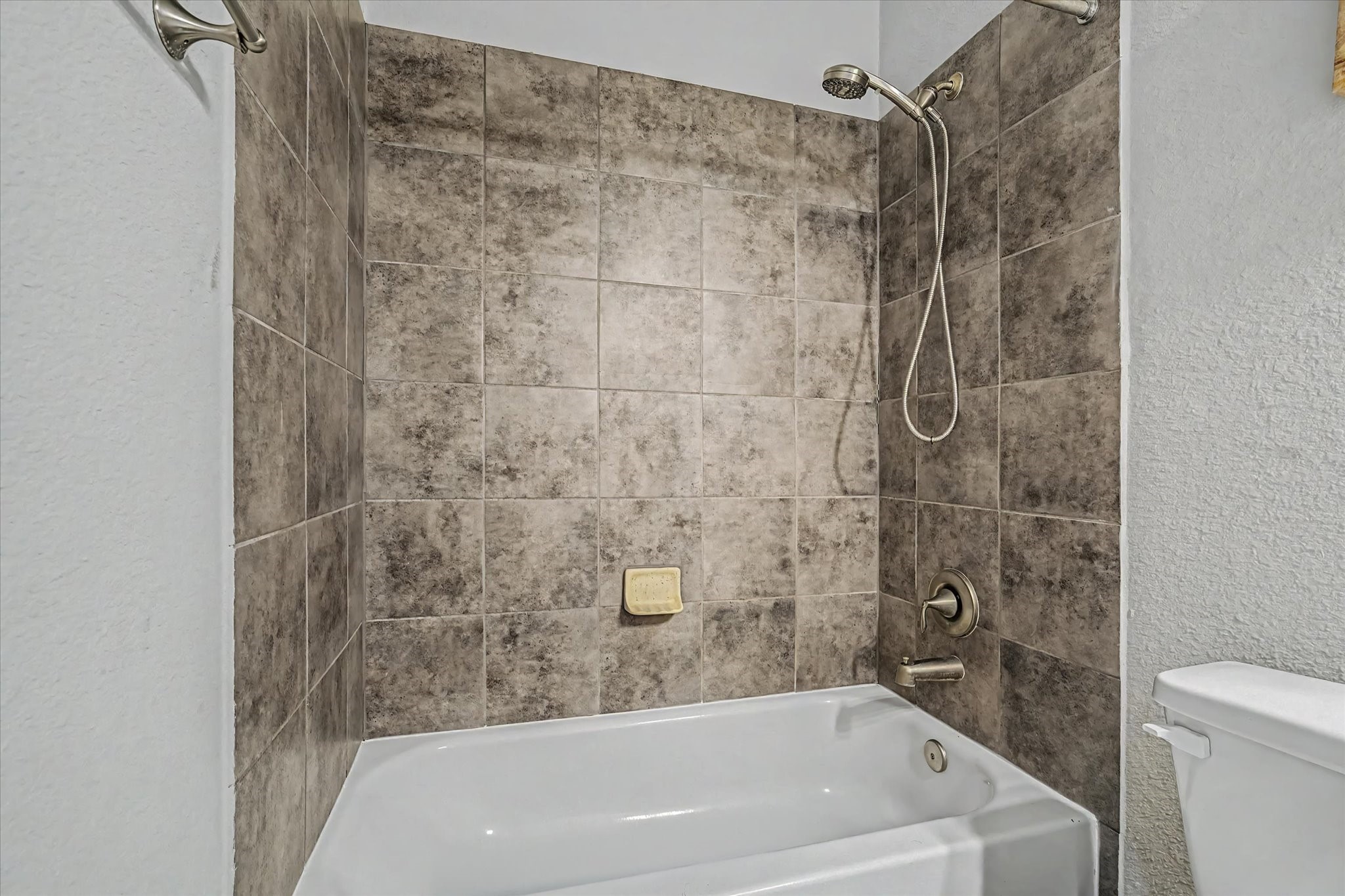 16534 Twinwalker Drive Property Photo 17