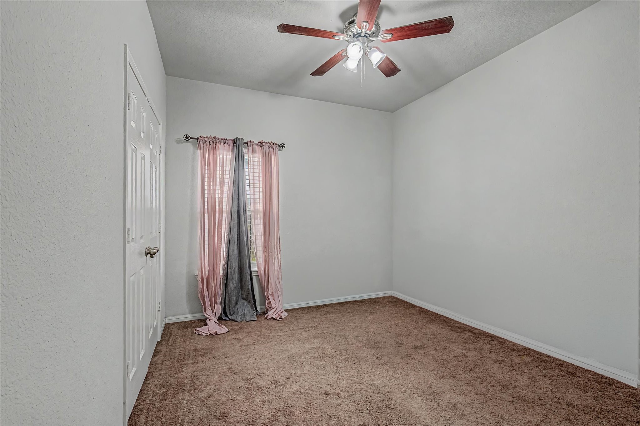 16534 Twinwalker Drive Property Photo 18