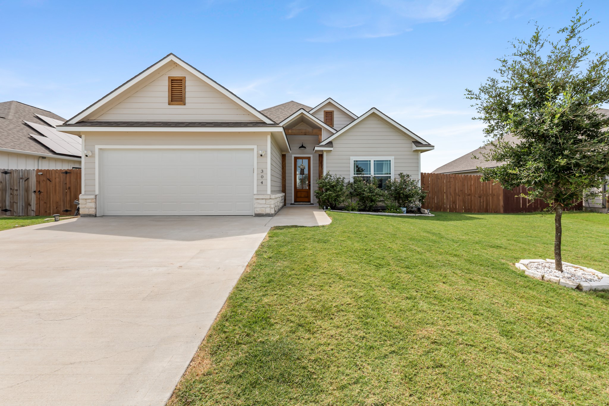 304 Brazos Bend Property Photo 1