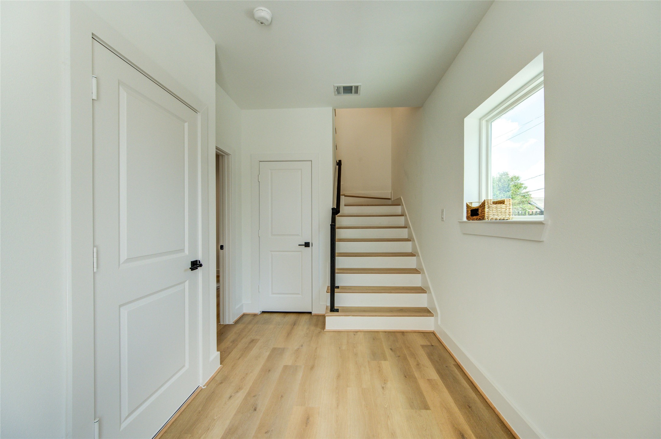 4035 Buck Street Property Photo 6