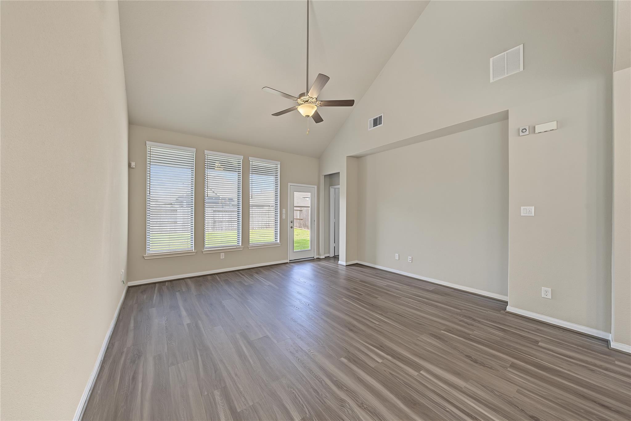 8719 Arbor Trail Drive Property Photo 14