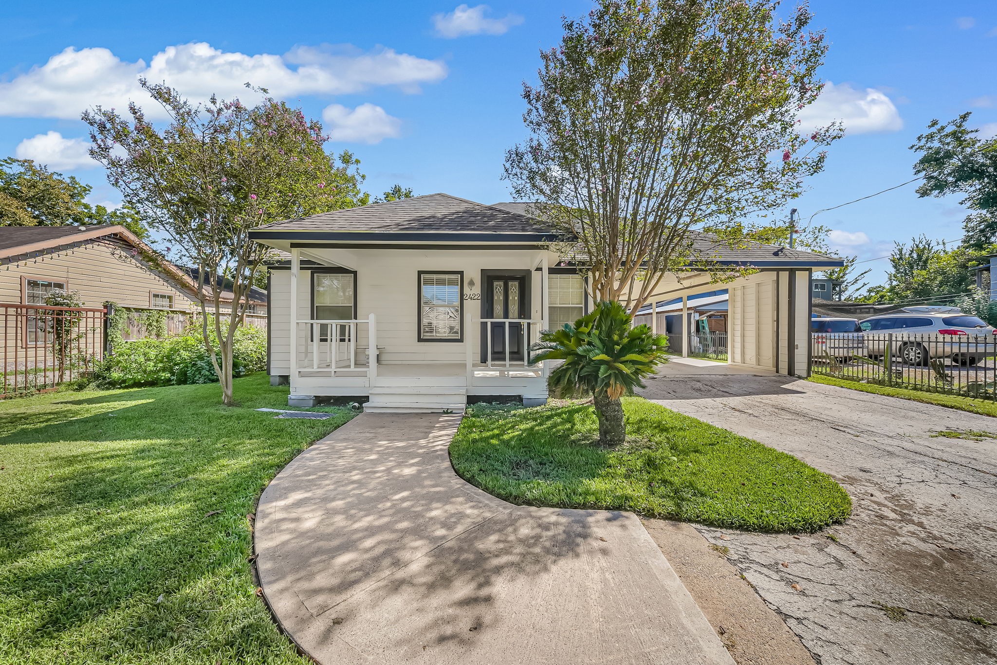 2422 Deutser Street Property Photo 1