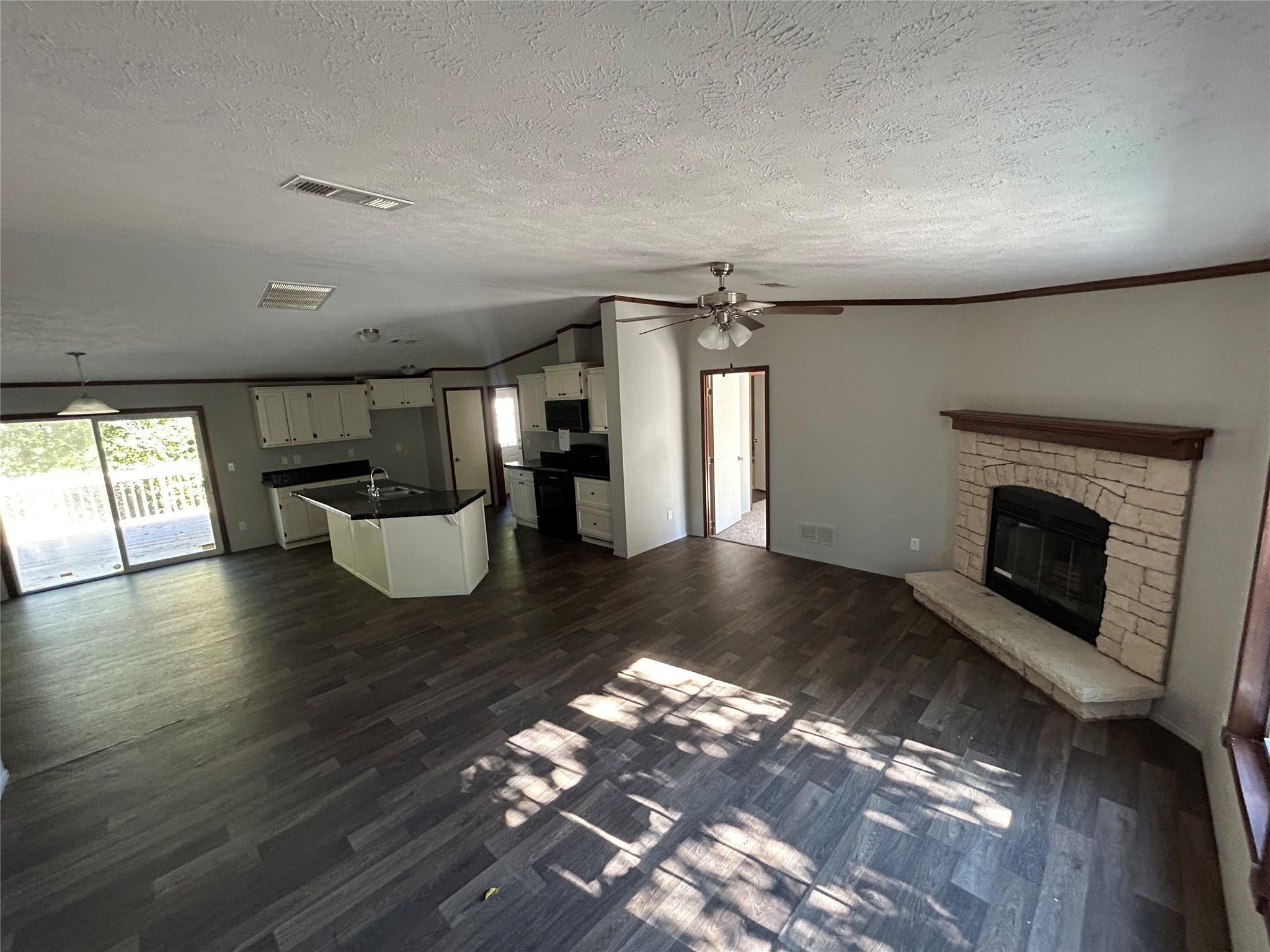 239 Saint Lucia Ln Property Photo 6