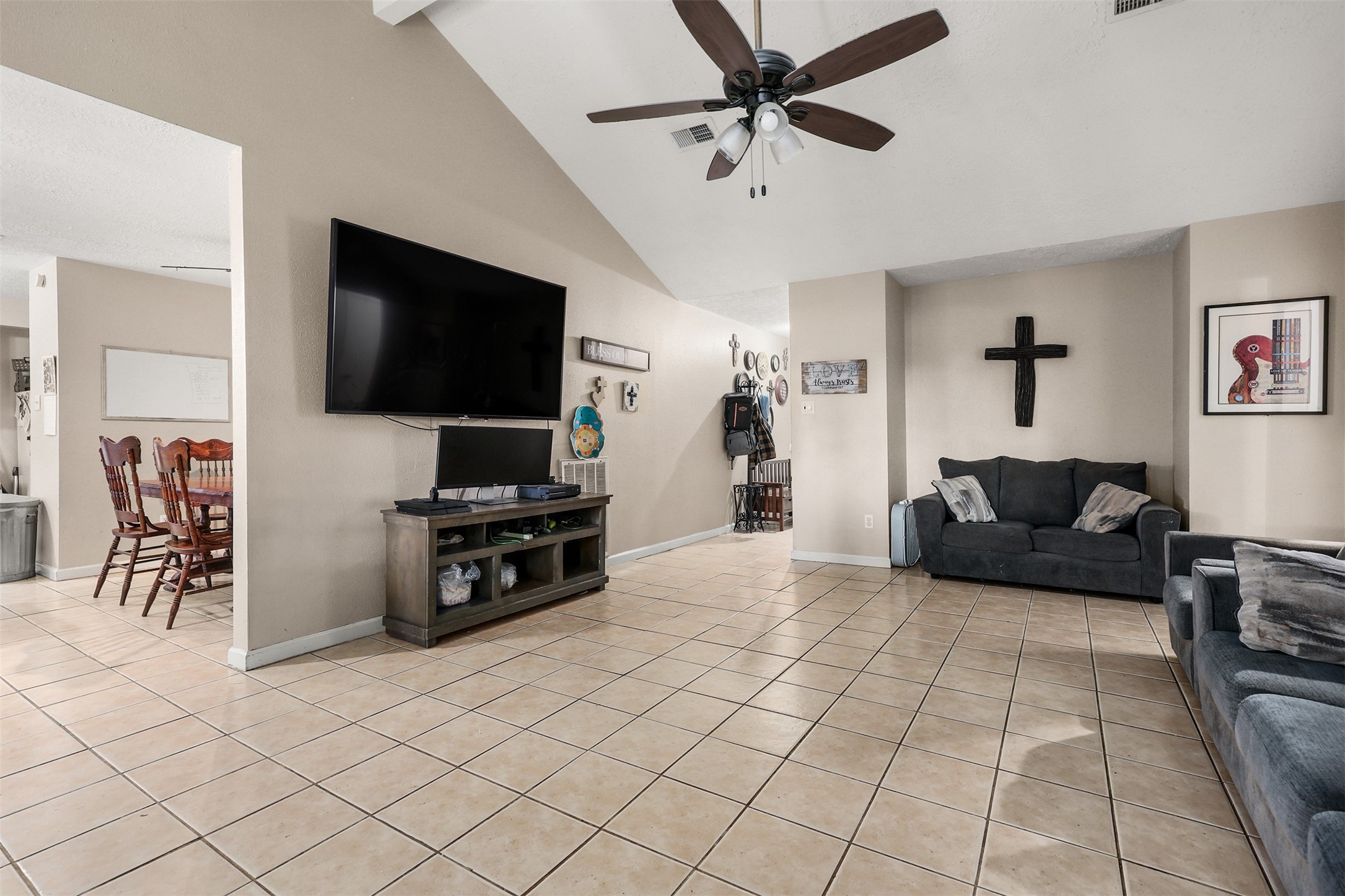9838 Rocky Hollow Road Property Photo 2
