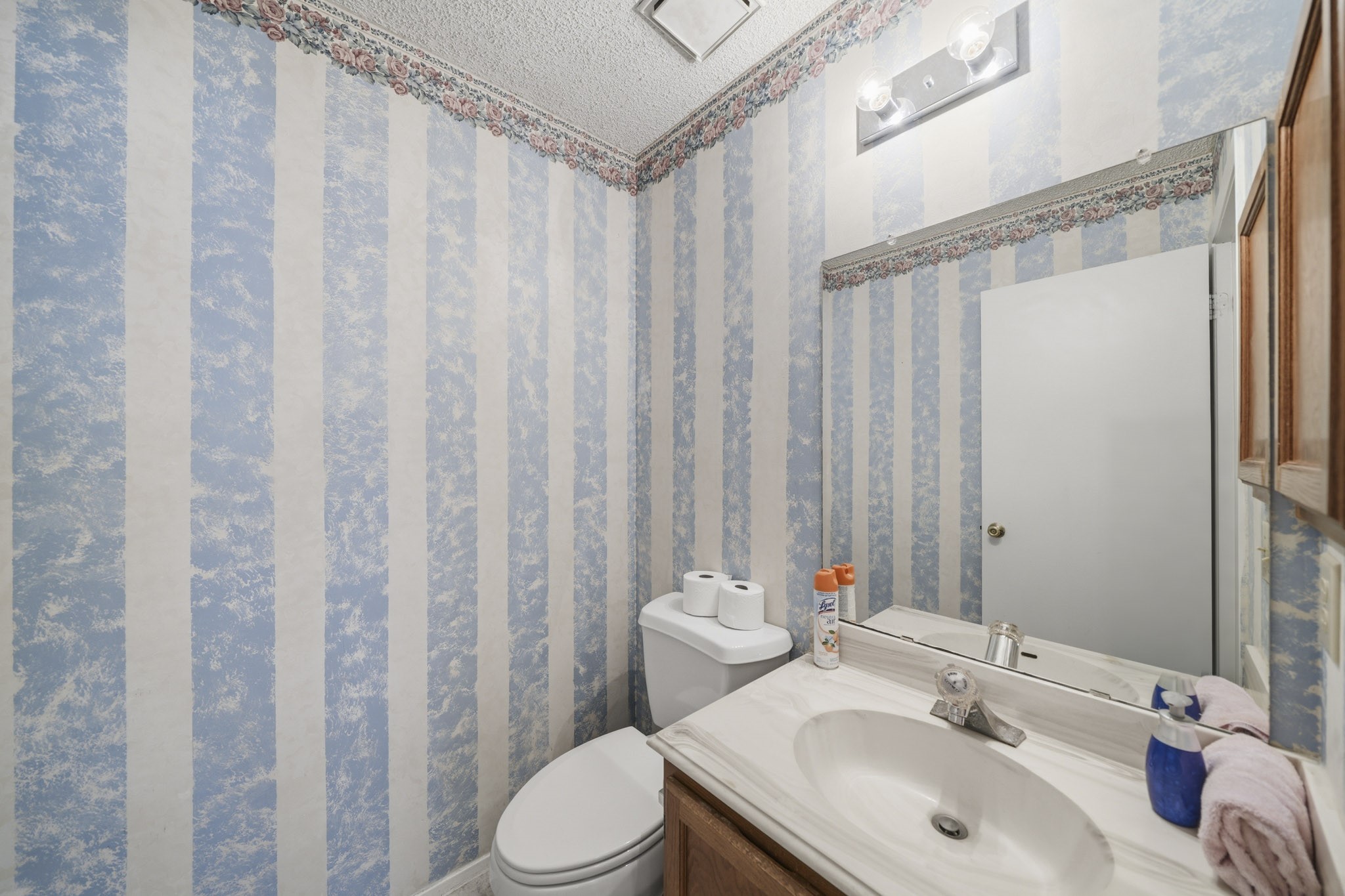 1802 Foxlake Drive Property Photo 9