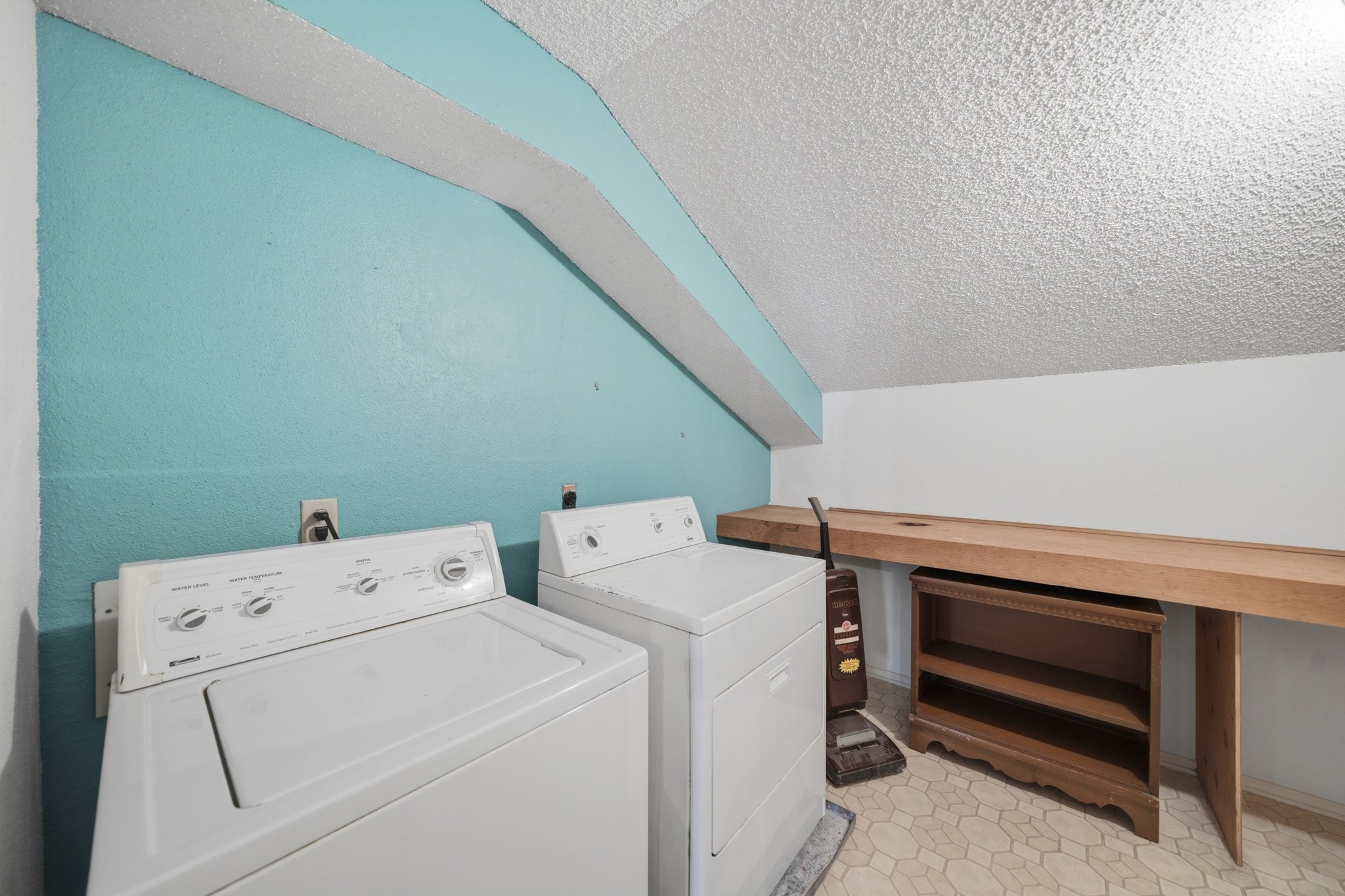 1802 Foxlake Drive Property Photo 10