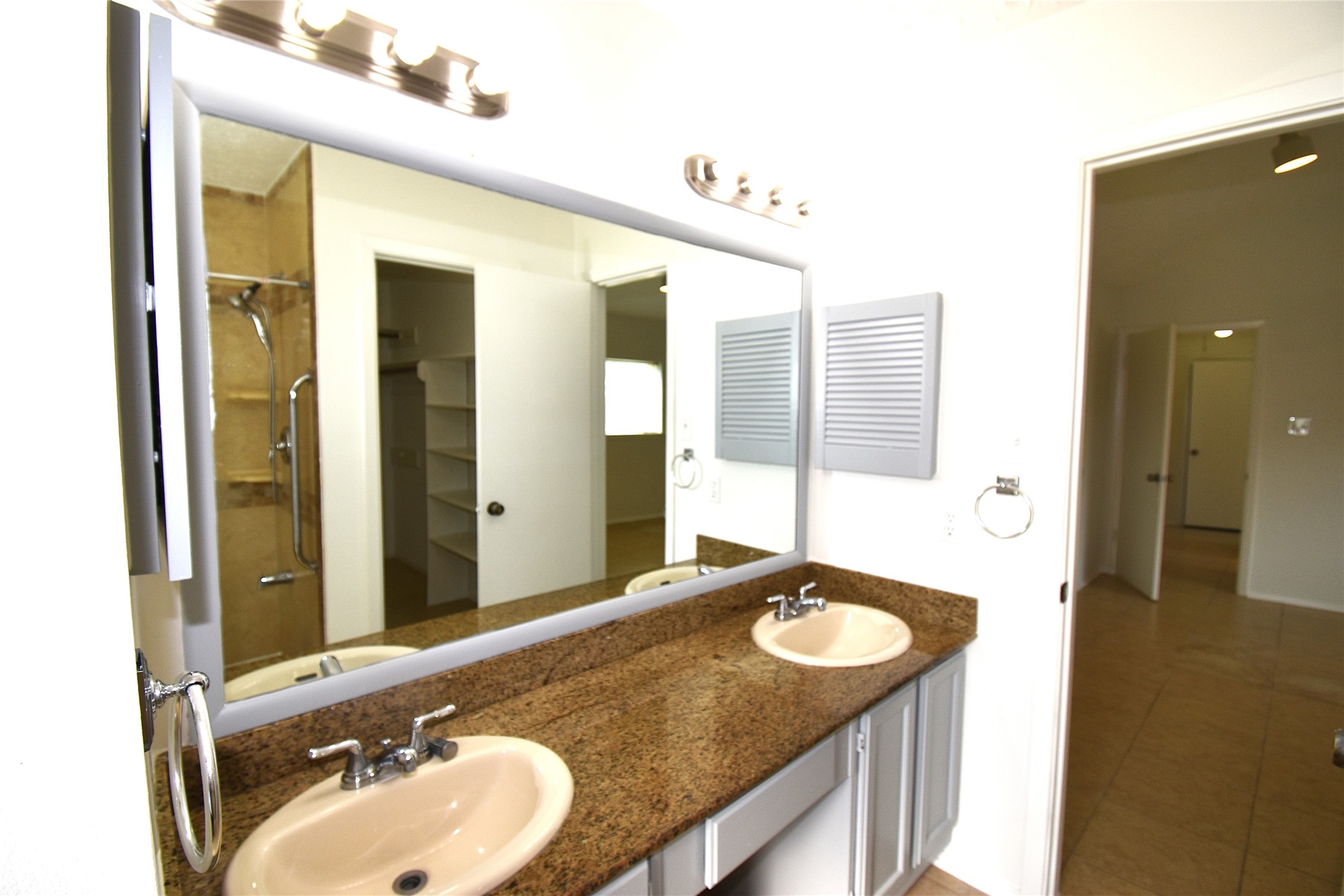 8006 Marisol Drive Property Photo 16