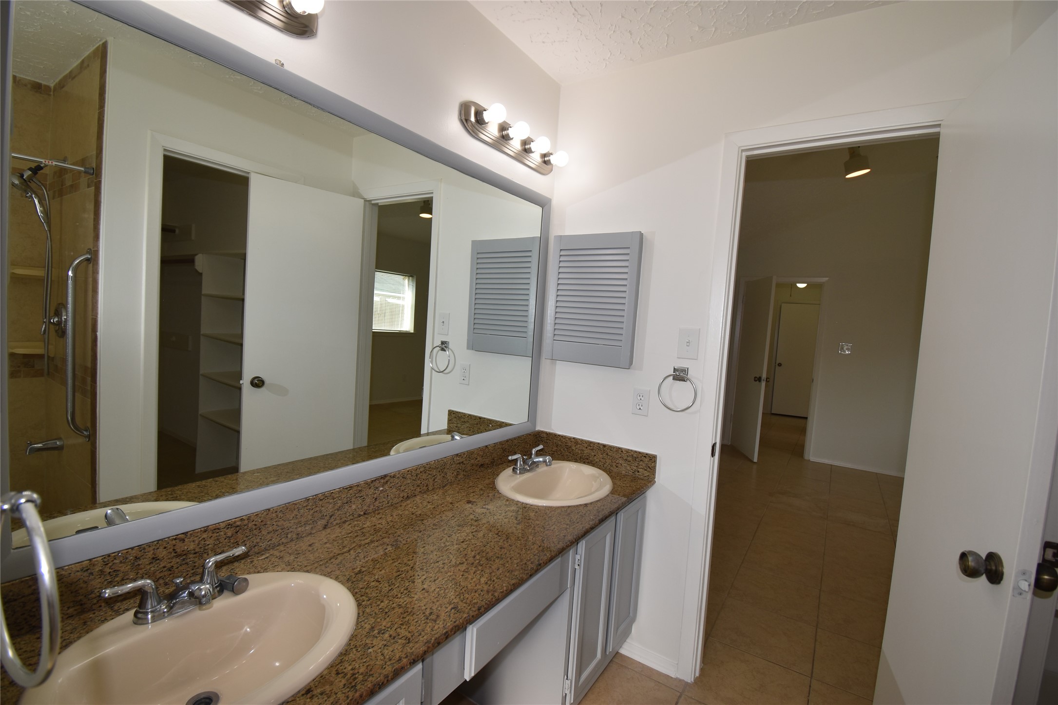 8006 Marisol Drive Property Photo 17
