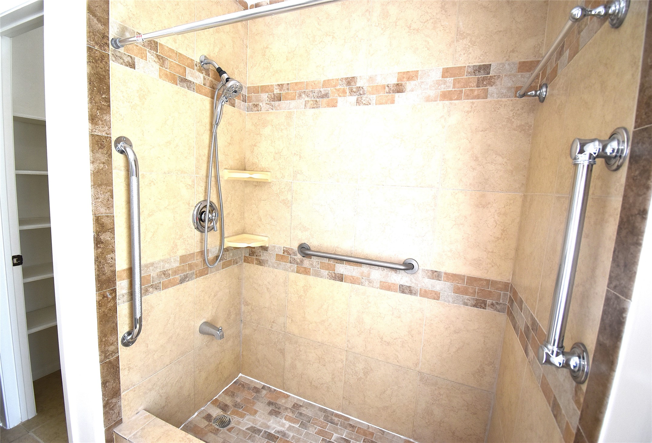 8006 Marisol Drive Property Photo 19
