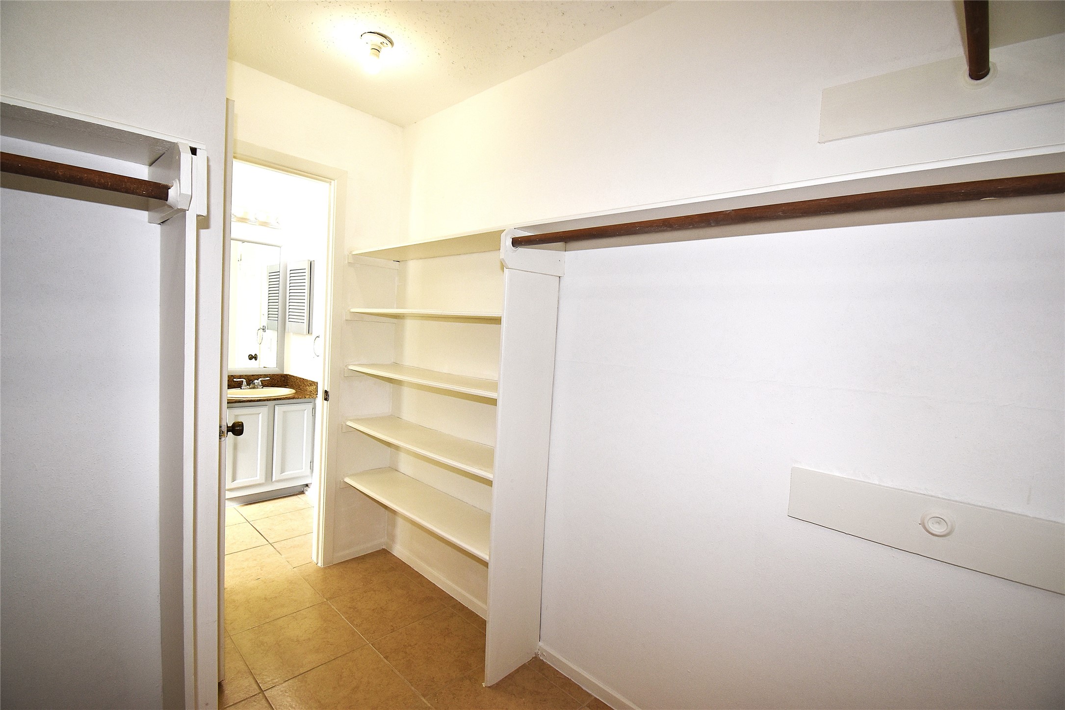 8006 Marisol Drive Property Photo 20