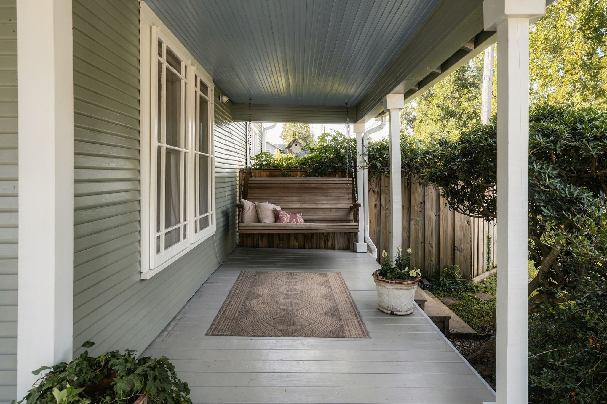 1039 Louise Street Property Photo 4