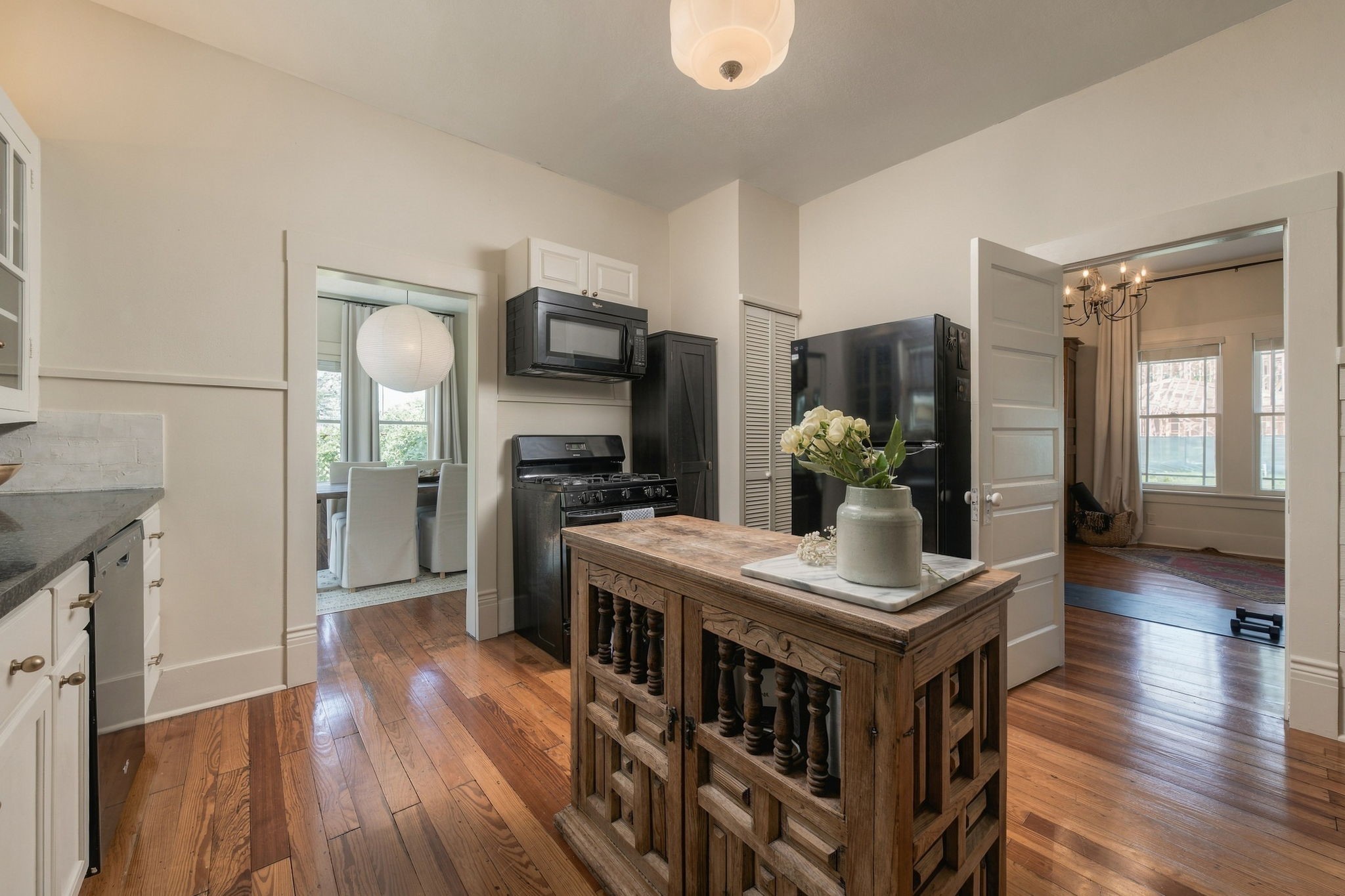 1039 Louise Street Property Photo 7