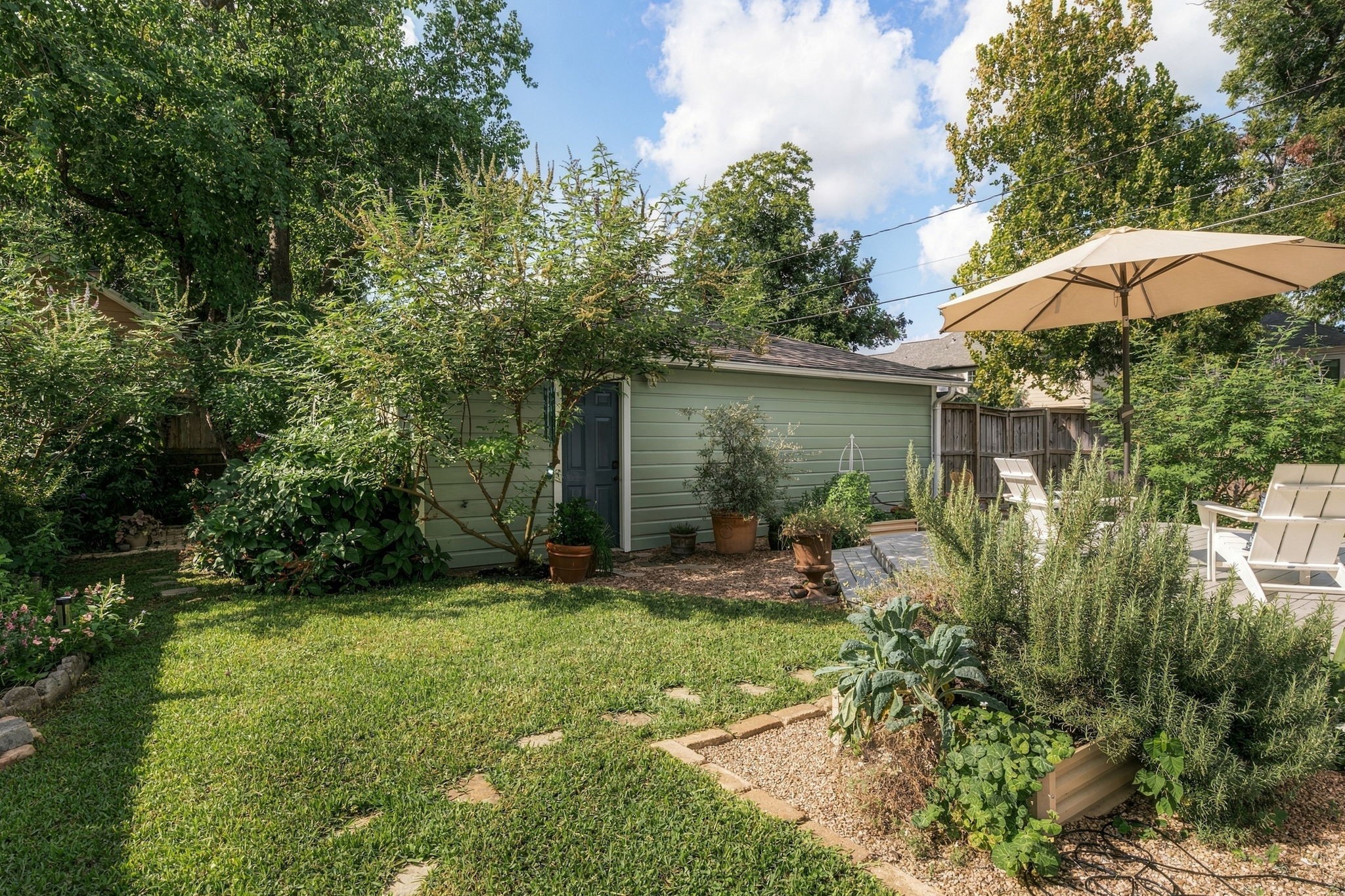 1039 Louise Street Property Photo 32